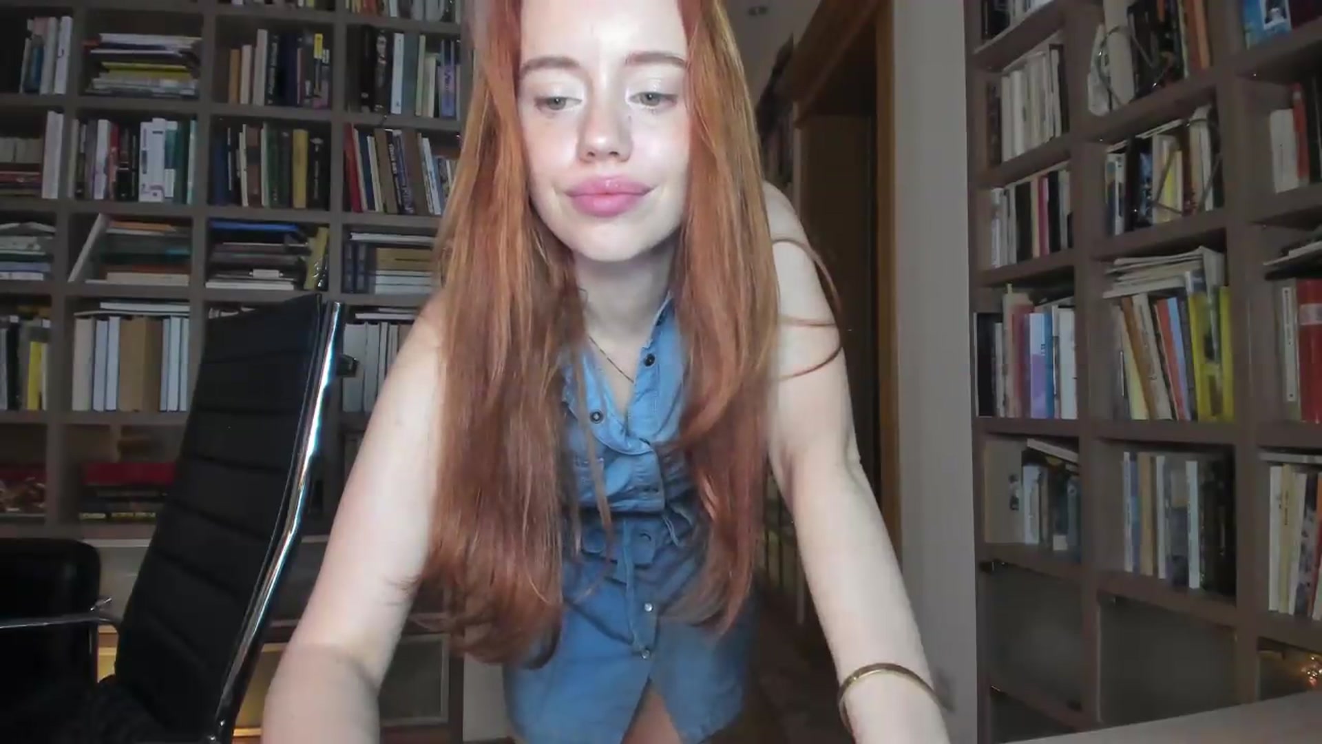 Gallery image thumbnail from Alena29's myfreecams stream on, 07/04/2026, 19:13 image 14 of 20