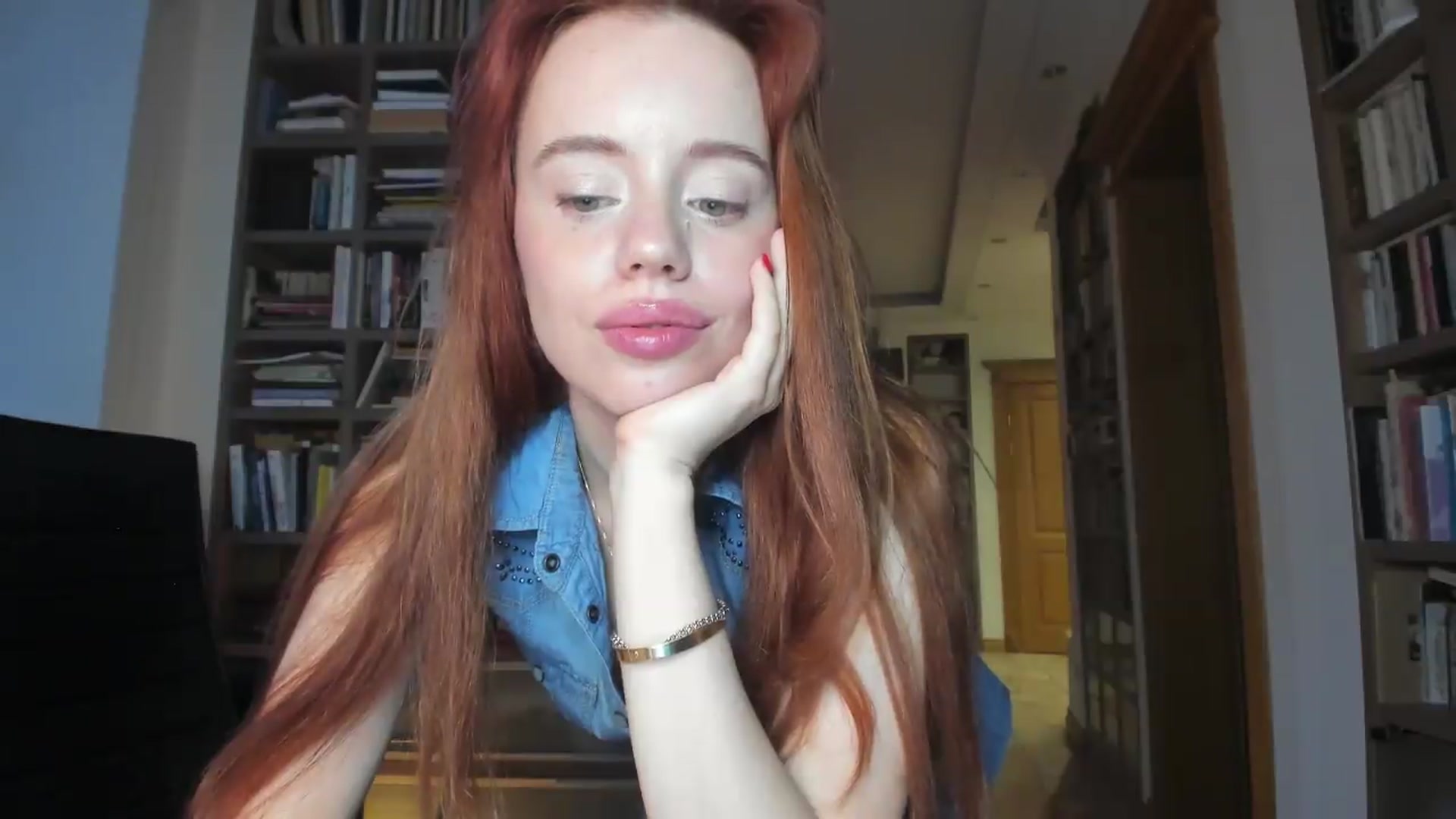 Gallery image thumbnail from Alena29's myfreecams stream on, 07/04/2026, 19:13 image 4 of 20