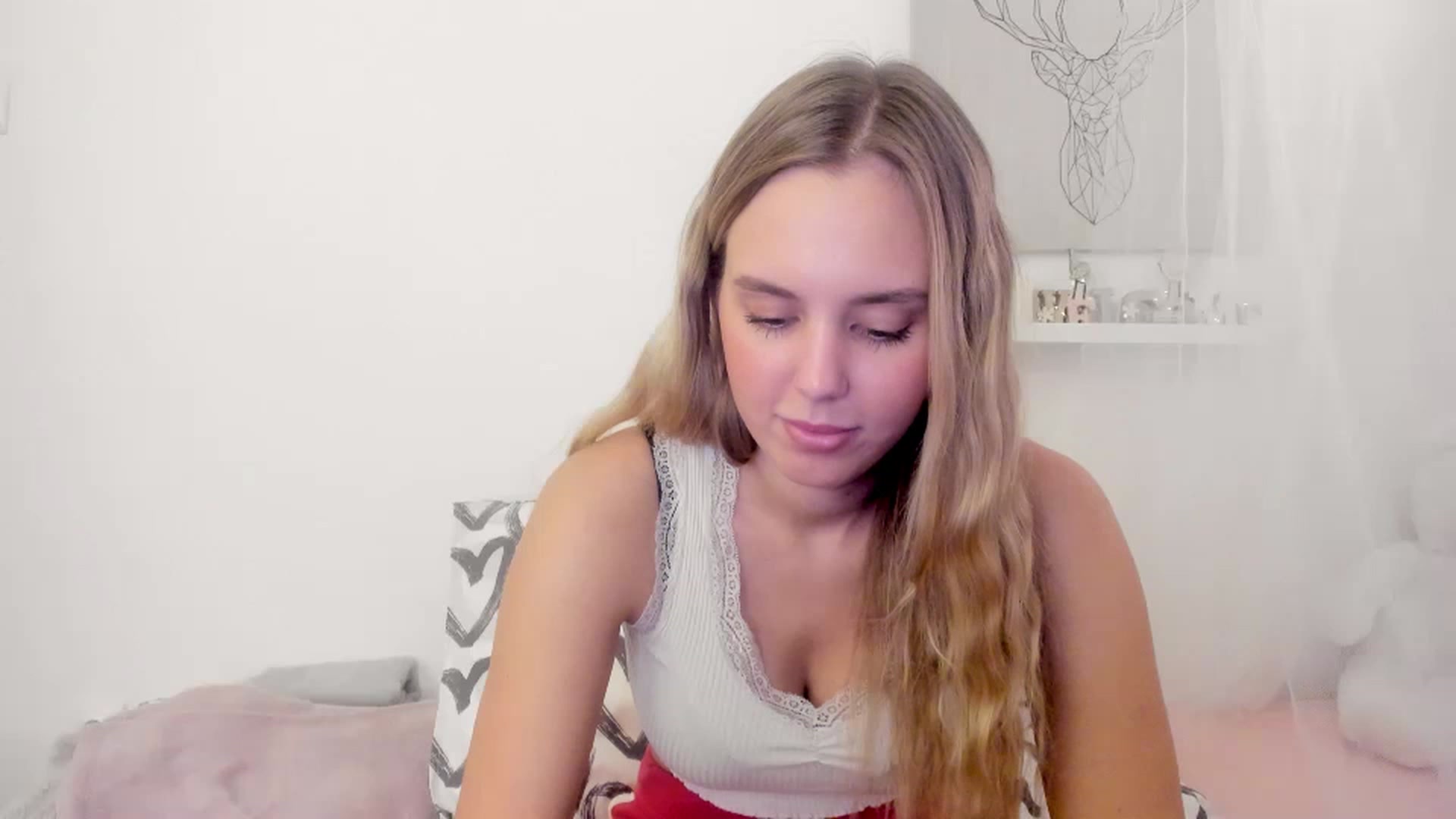 Gallery image thumbnail from Alena_Croft18's myfreecams stream on, 11/17/2022, 11:24 image 11 of 20