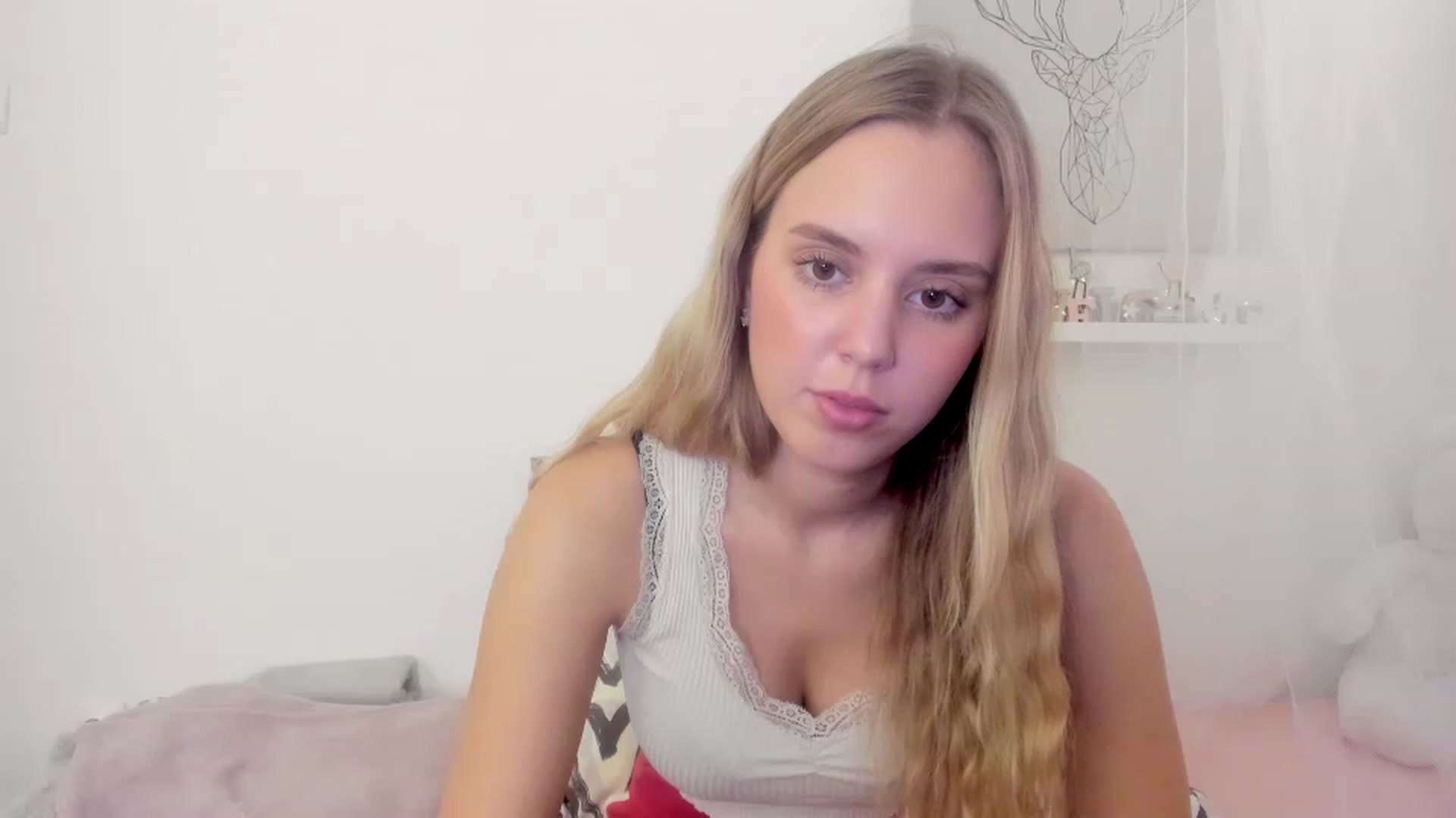 Gallery image thumbnail from Alena_Croft18's myfreecams stream on, 11/17/2022, 11:24 image 16 of 20