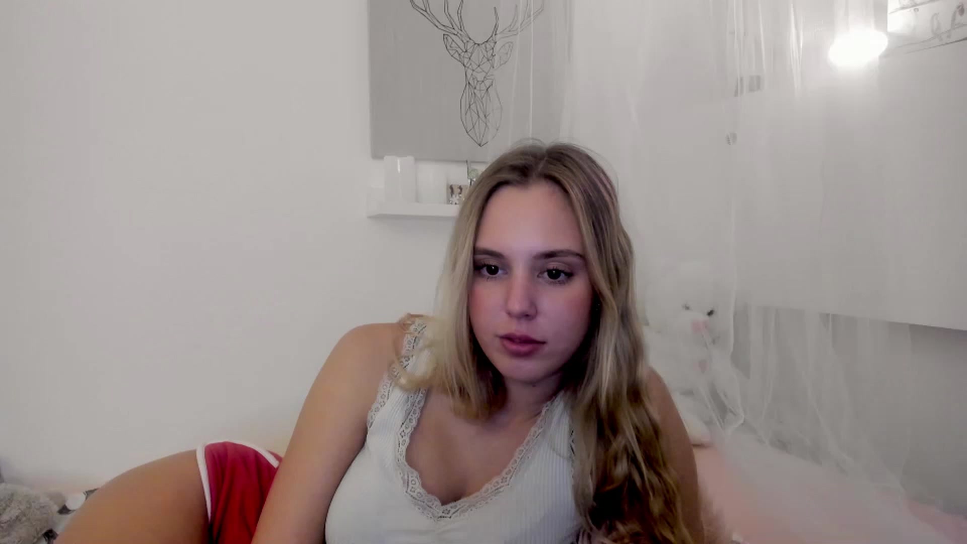 Gallery image thumbnail from Alena_Croft18's myfreecams stream on, 11/17/2022, 13:00 image 13 of 20