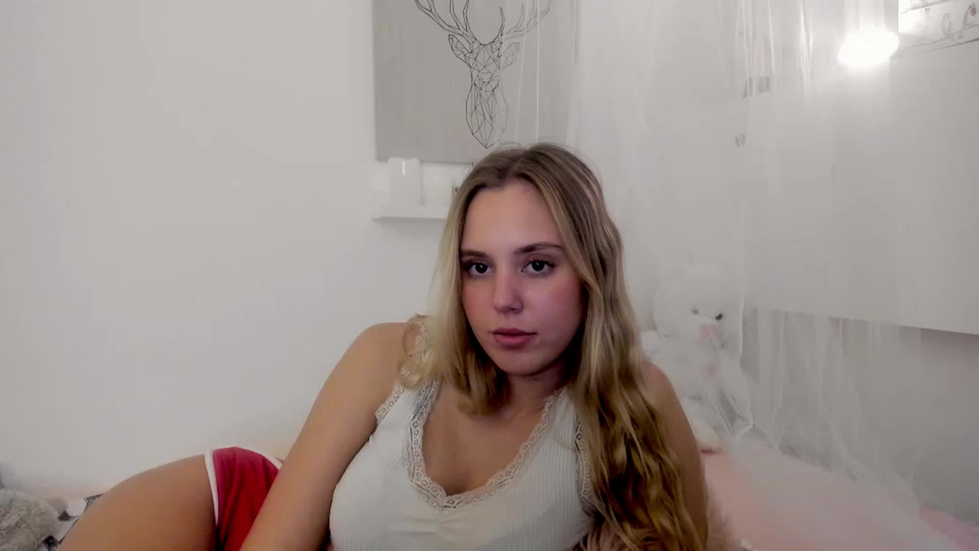 Gallery image thumbnail from Alena_Croft18's myfreecams stream on, 11/17/2022, 13:00 image 11 of 20