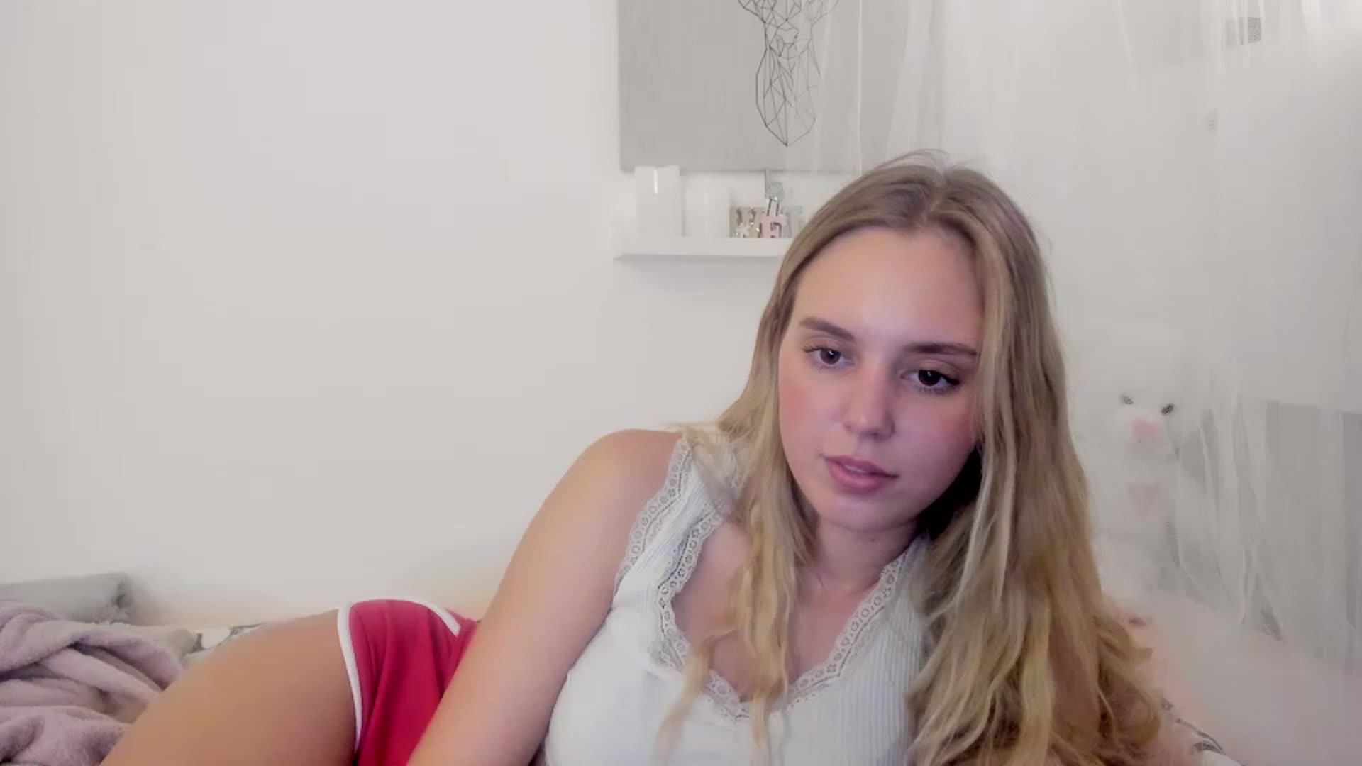 Gallery image thumbnail from Alena_Croft18's myfreecams stream on, 11/17/2022, 14:06 image 10 of 20