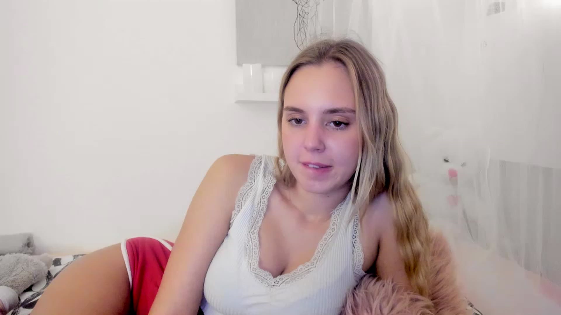 Gallery image thumbnail from Alena_Croft18's myfreecams stream on, 11/17/2022, 15:24 image 1 of 20