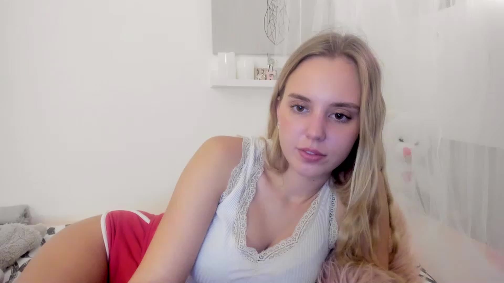 Gallery image thumbnail from Alena_Croft18's myfreecams stream on, 11/17/2022, 15:24 image 11 of 20