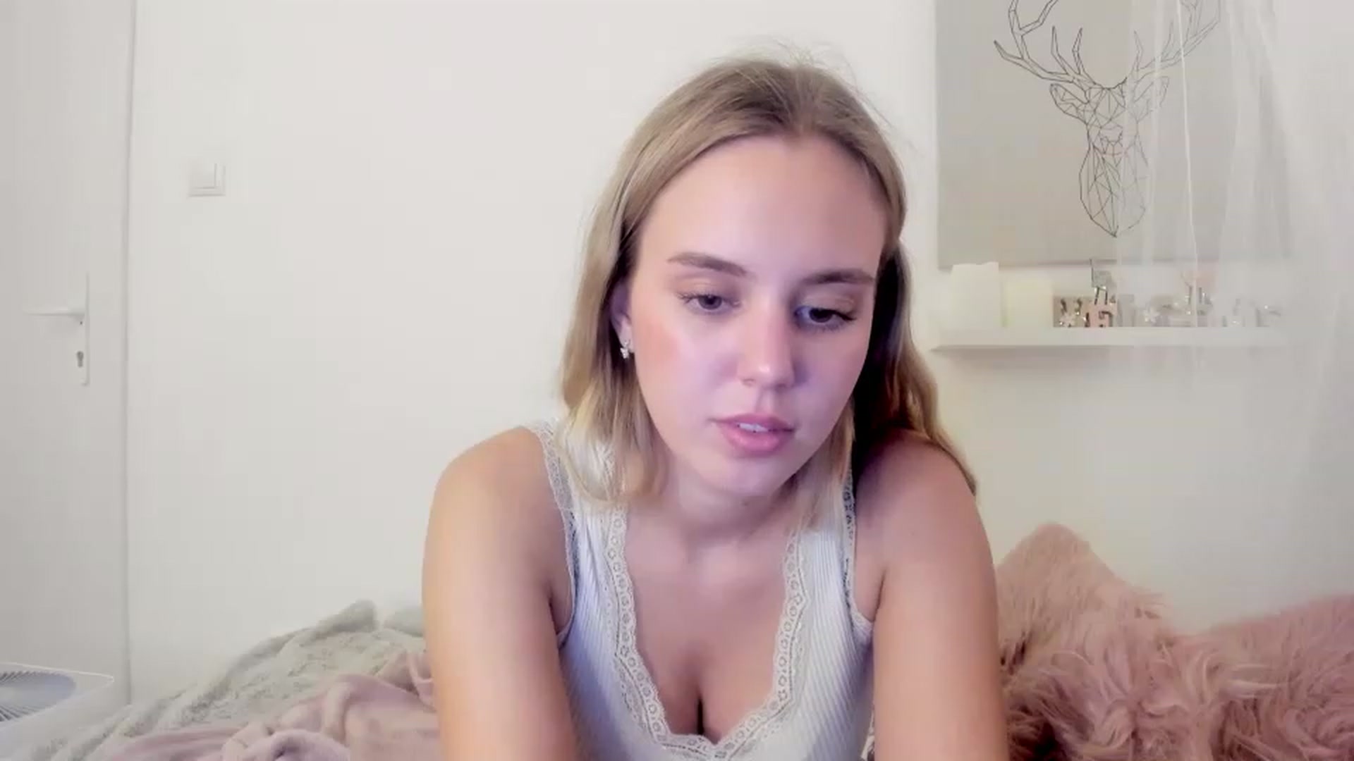 Gallery image thumbnail from Alena_Croft18's myfreecams stream on, 11/17/2022, 15:24 image 19 of 20