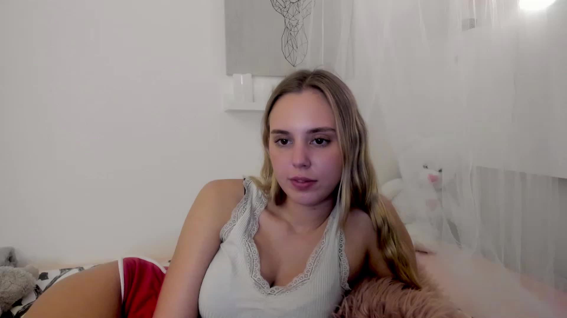 Gallery image thumbnail from Alena_Croft18's myfreecams stream on, 11/17/2022, 17:04 image 6 of 20