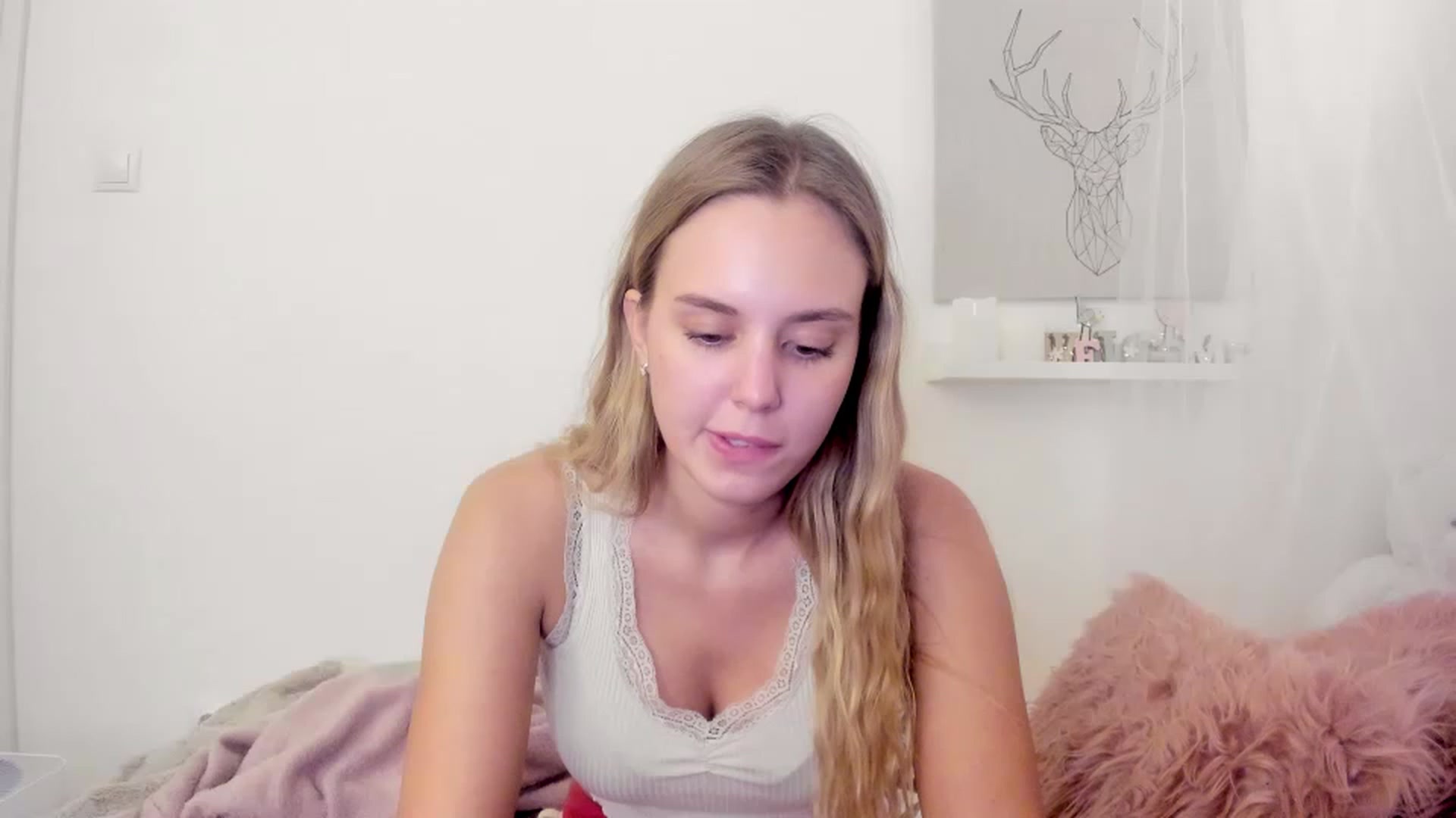 Gallery image thumbnail from Alena_Croft18's myfreecams stream on, 11/17/2022, 18:56 image 5 of 20