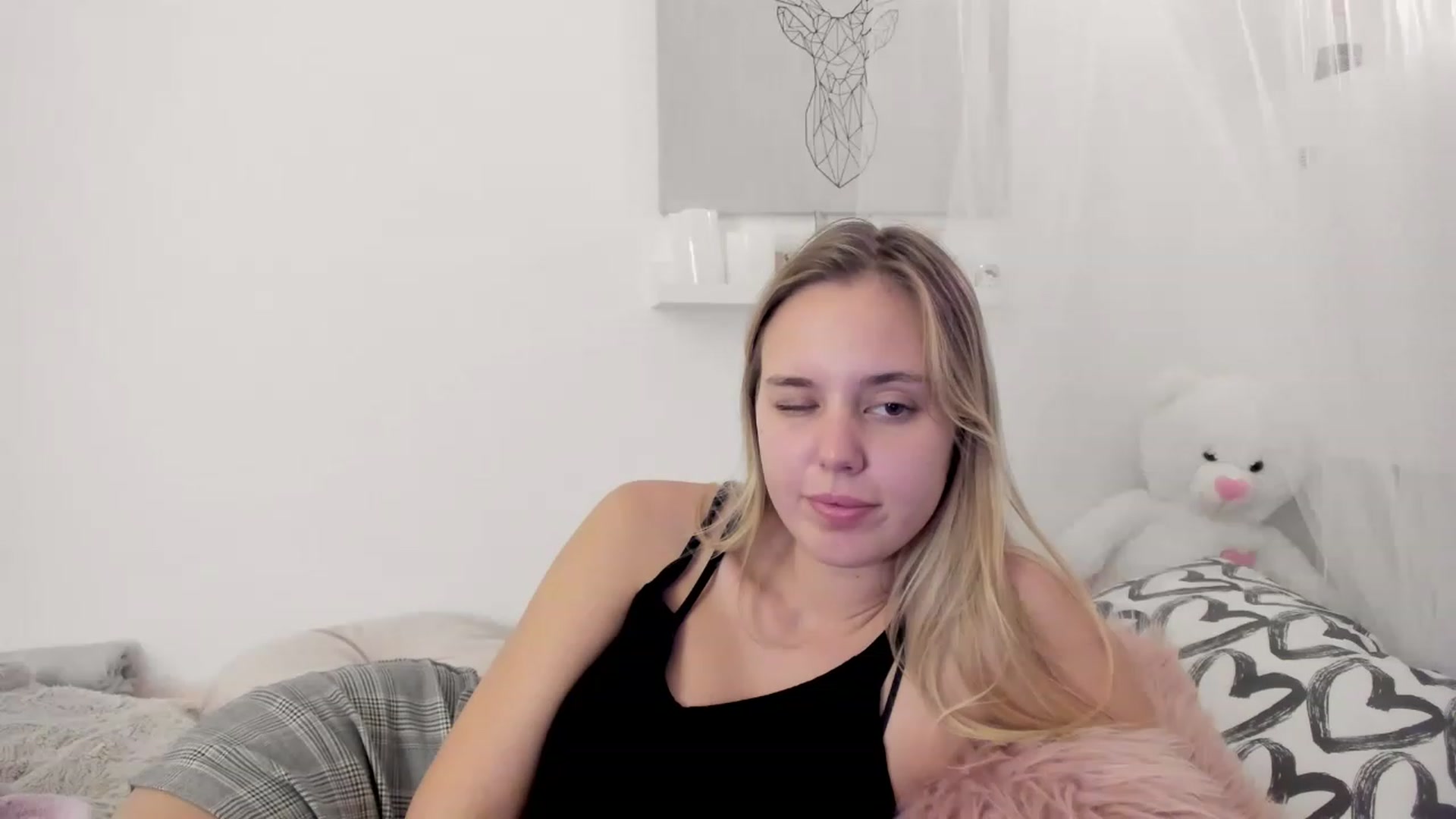 Gallery image thumbnail from Alena_Croft18's myfreecams stream on, 11/18/2022, 12:51 image 6 of 20
