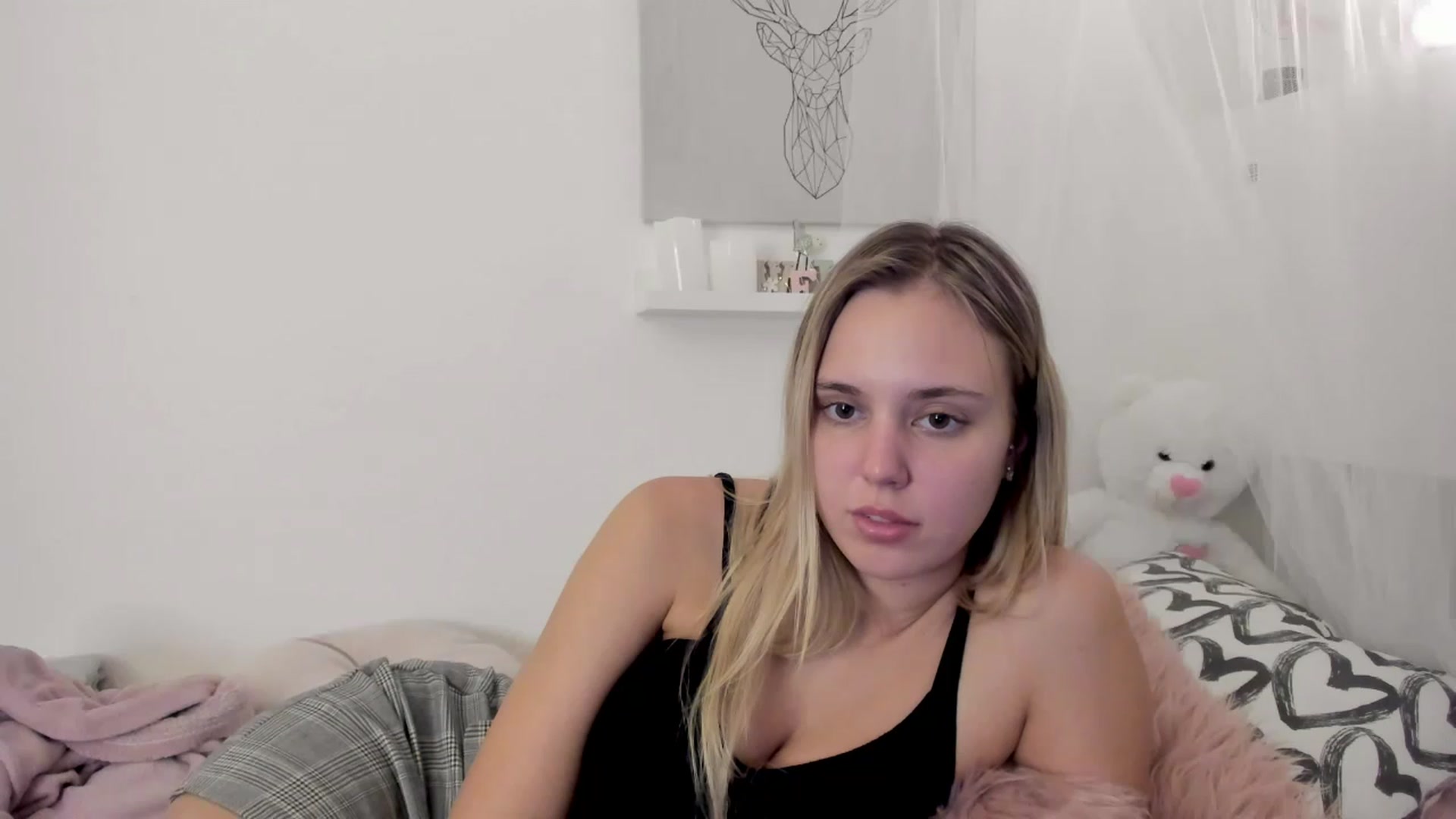 Gallery image thumbnail from Alena_Croft18's myfreecams stream on, 11/18/2022, 12:51 image 20 of 20