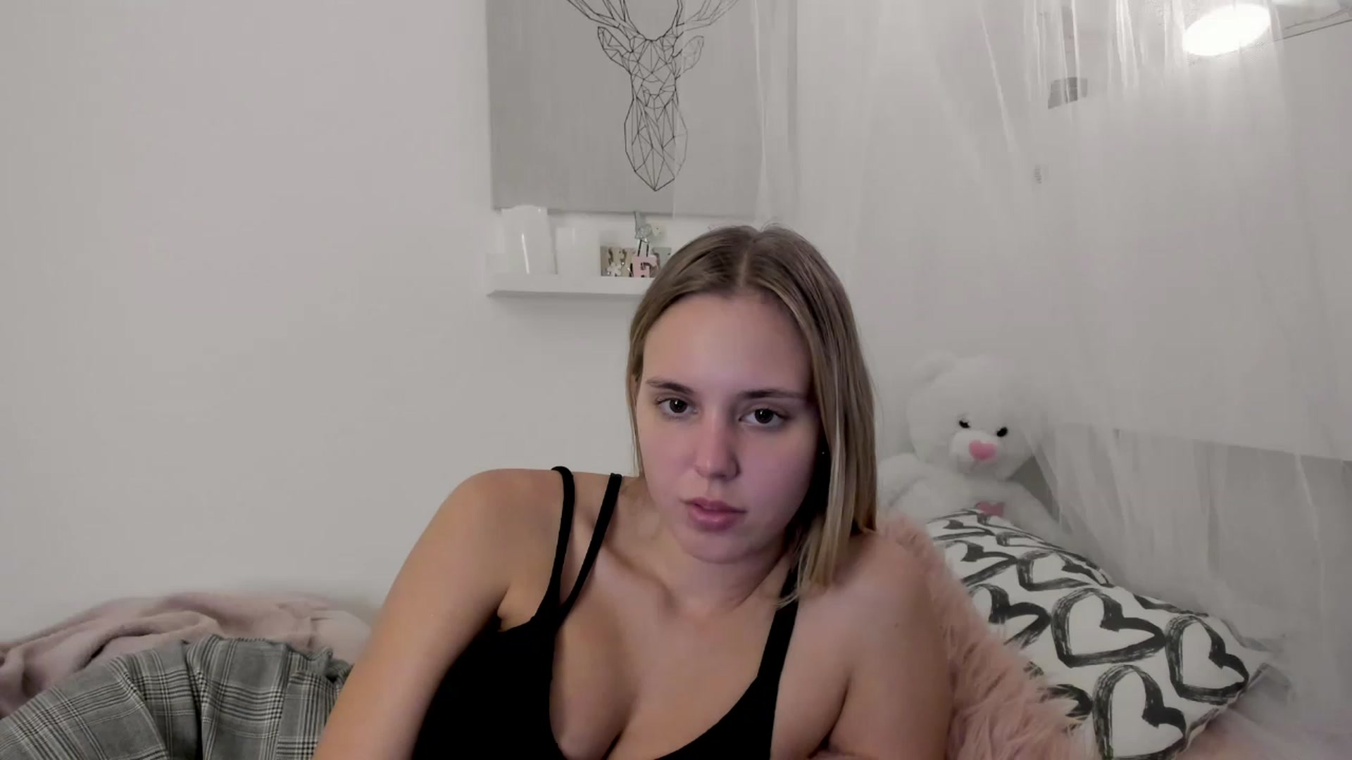 Gallery image thumbnail from Alena_Croft18's myfreecams stream on, 11/18/2022, 13:48 image 17 of 20