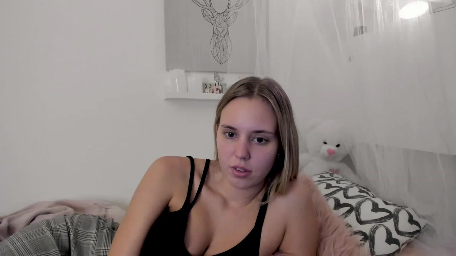 Gallery image thumbnail from Alena_Croft18's myfreecams stream on, 11/18/2022, 13:48 image 14 of 20