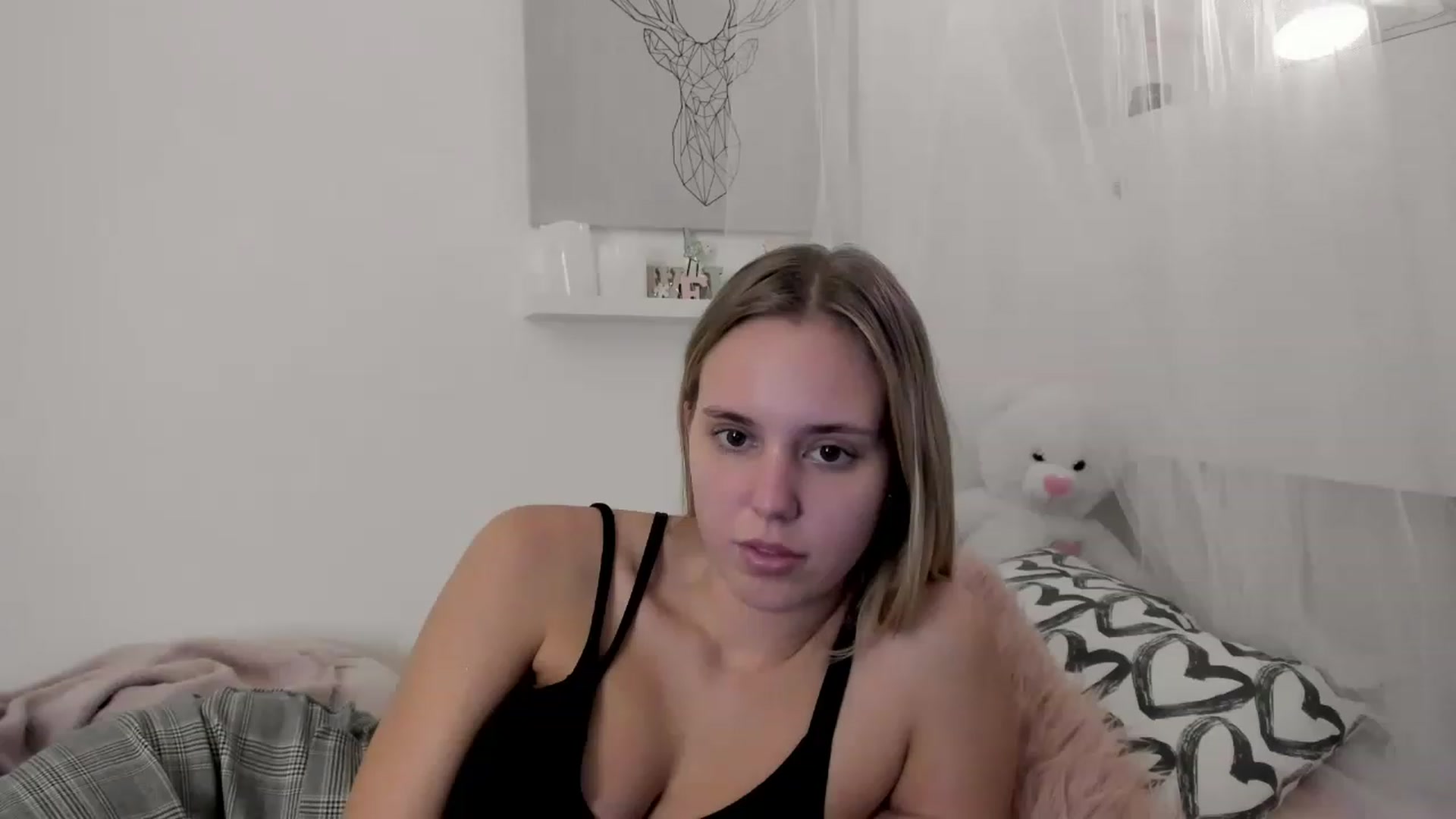 Gallery image thumbnail from Alena_Croft18's myfreecams stream on, 11/18/2022, 13:48 image 16 of 20