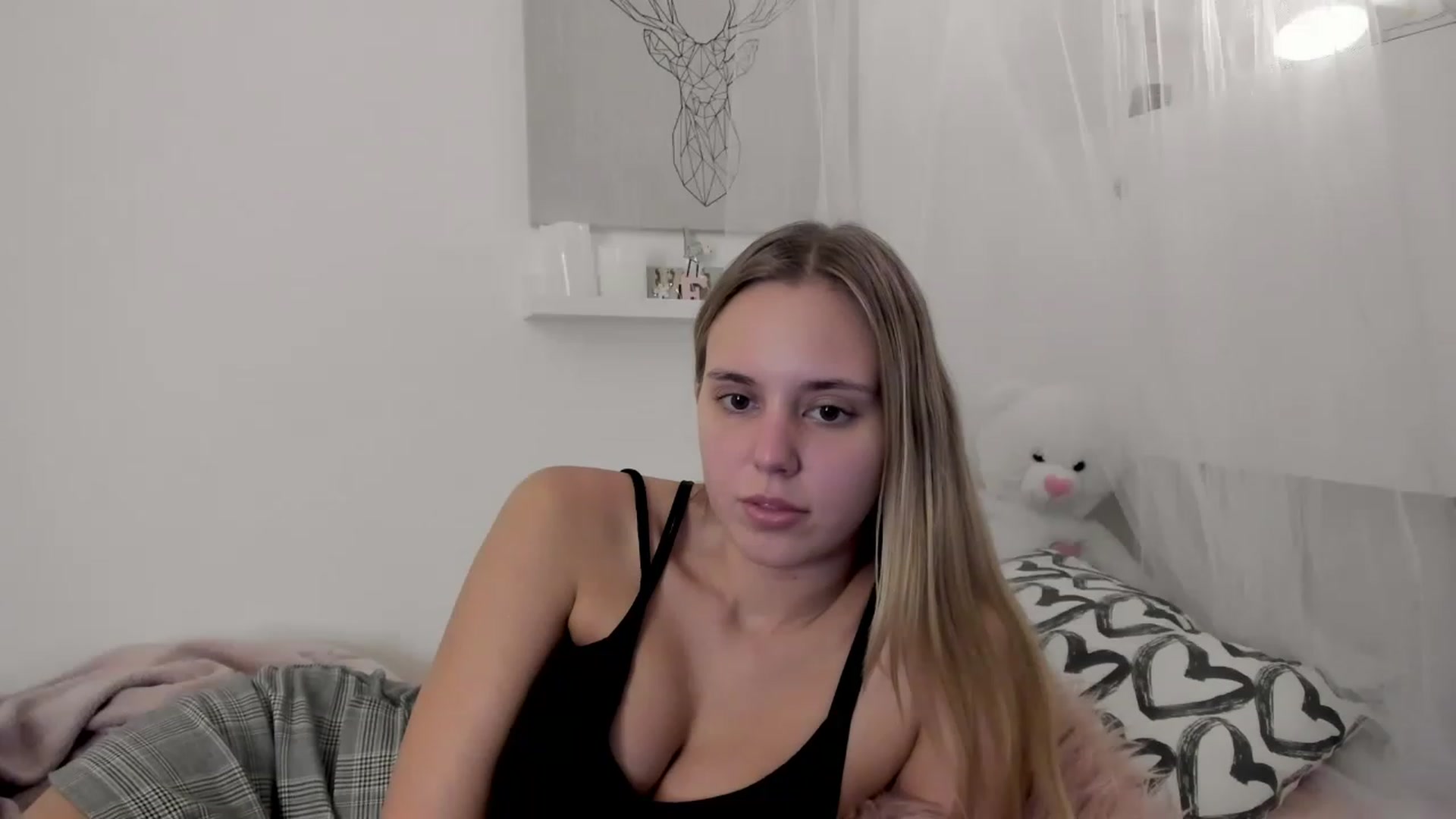 Gallery image thumbnail from Alena_Croft18's myfreecams stream on, 11/18/2022, 13:48 image 7 of 20