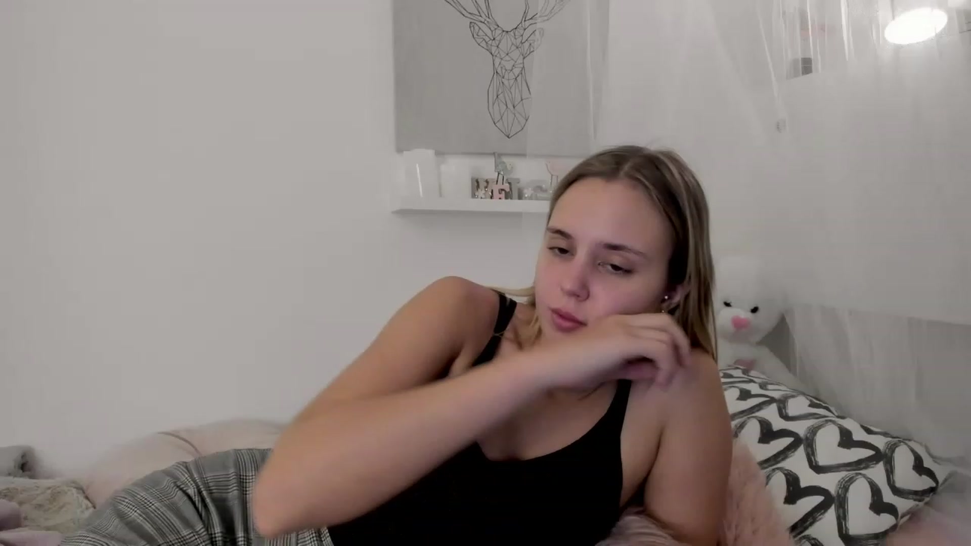Gallery image thumbnail from Alena_Croft18's myfreecams stream on, 11/18/2022, 16:19 image 19 of 20