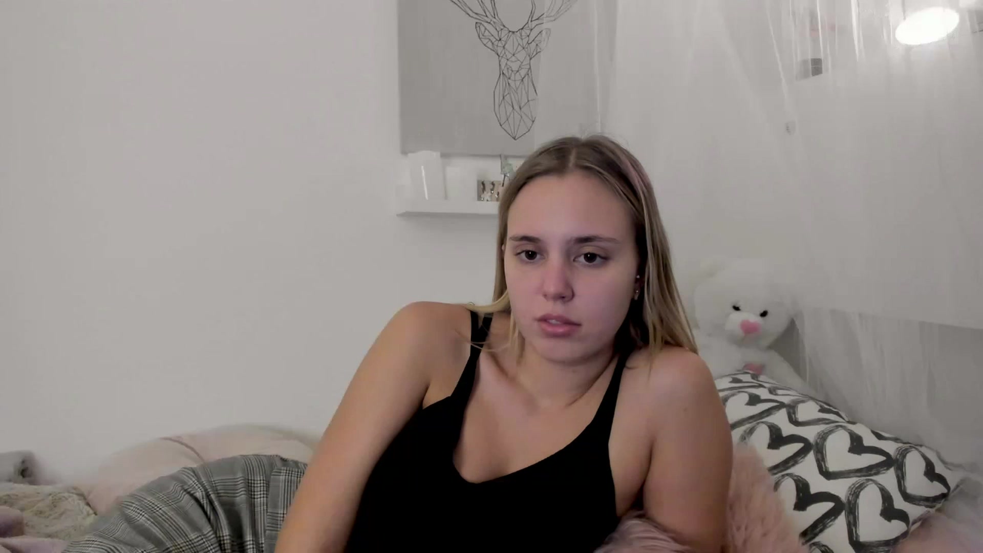 Gallery image thumbnail from Alena_Croft18's myfreecams stream on, 11/18/2022, 16:19 image 15 of 20