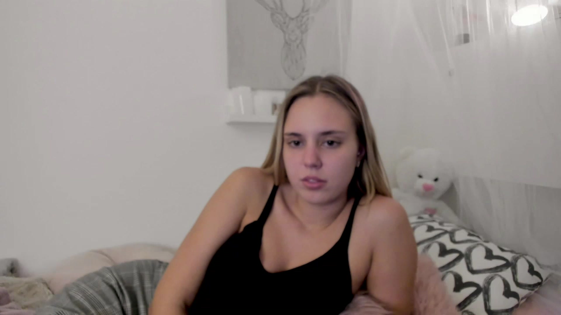 Gallery image thumbnail from Alena_Croft18's myfreecams stream on, 11/18/2022, 16:19 image 1 of 20