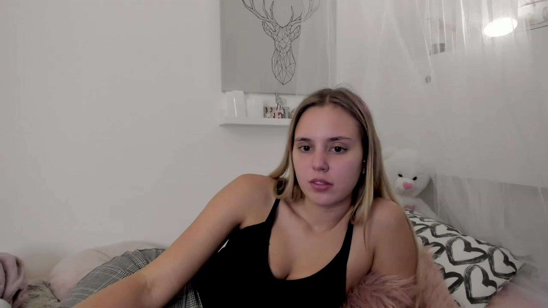 Gallery image thumbnail from Alena_Croft18's myfreecams stream on, 11/18/2022, 17:01 image 2 of 20