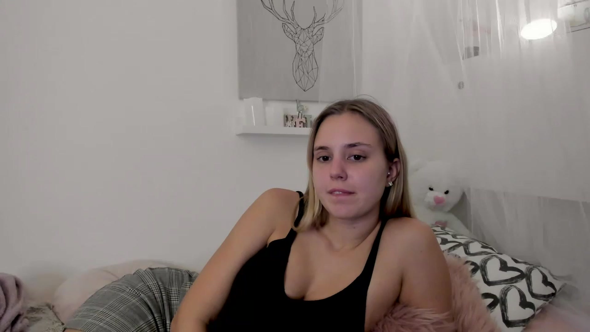 Gallery image thumbnail from Alena_Croft18's myfreecams stream on, 11/18/2022, 17:01 image 12 of 20