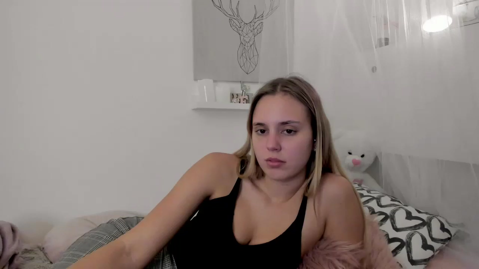 Gallery image thumbnail from Alena_Croft18's myfreecams stream on, 11/18/2022, 17:01 image 3 of 20