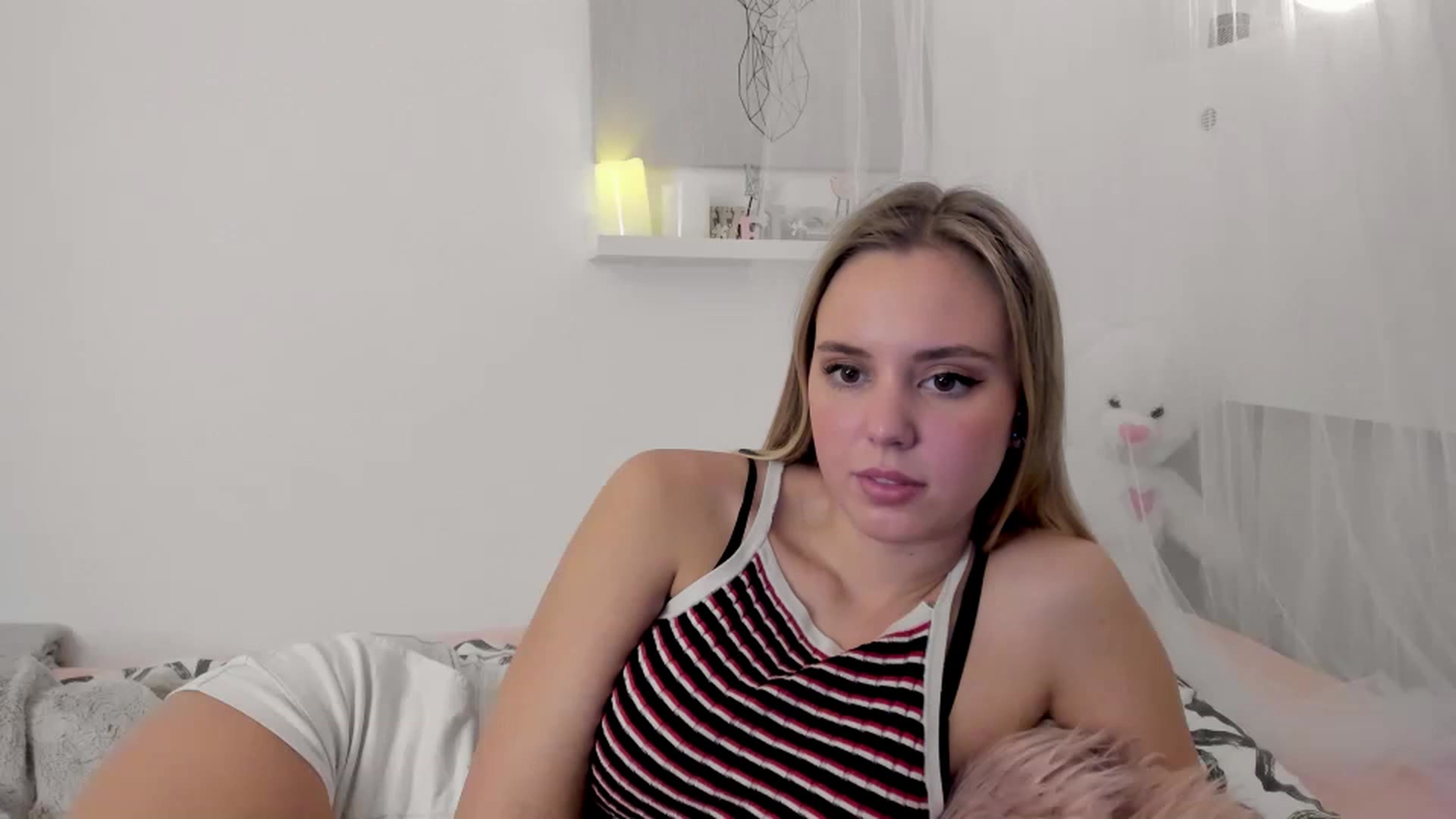 Gallery image thumbnail from Alena_Croft18's myfreecams stream on, 11/24/2022, 12:51 image 9 of 20