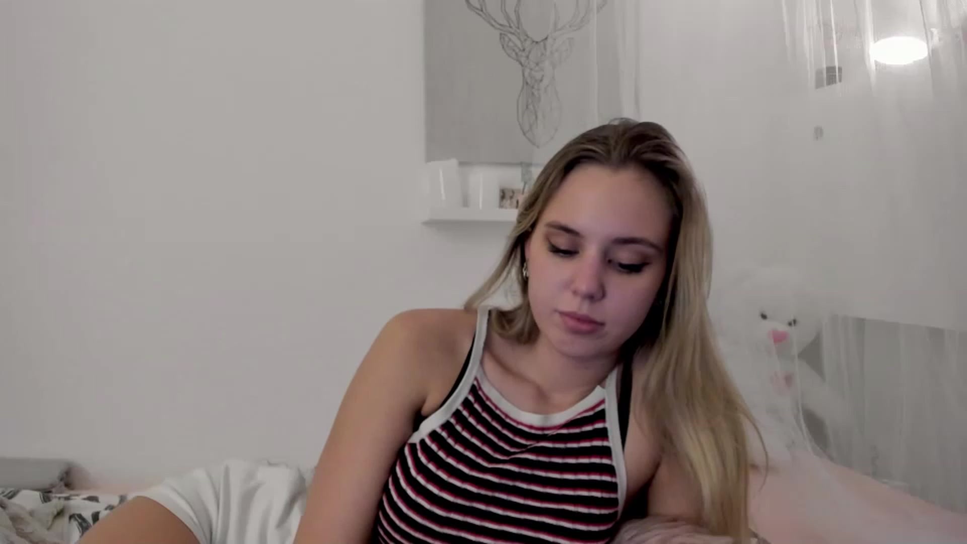 Gallery image thumbnail from Alena_Croft18's myfreecams stream on, 11/24/2022, 18:41 image 19 of 20