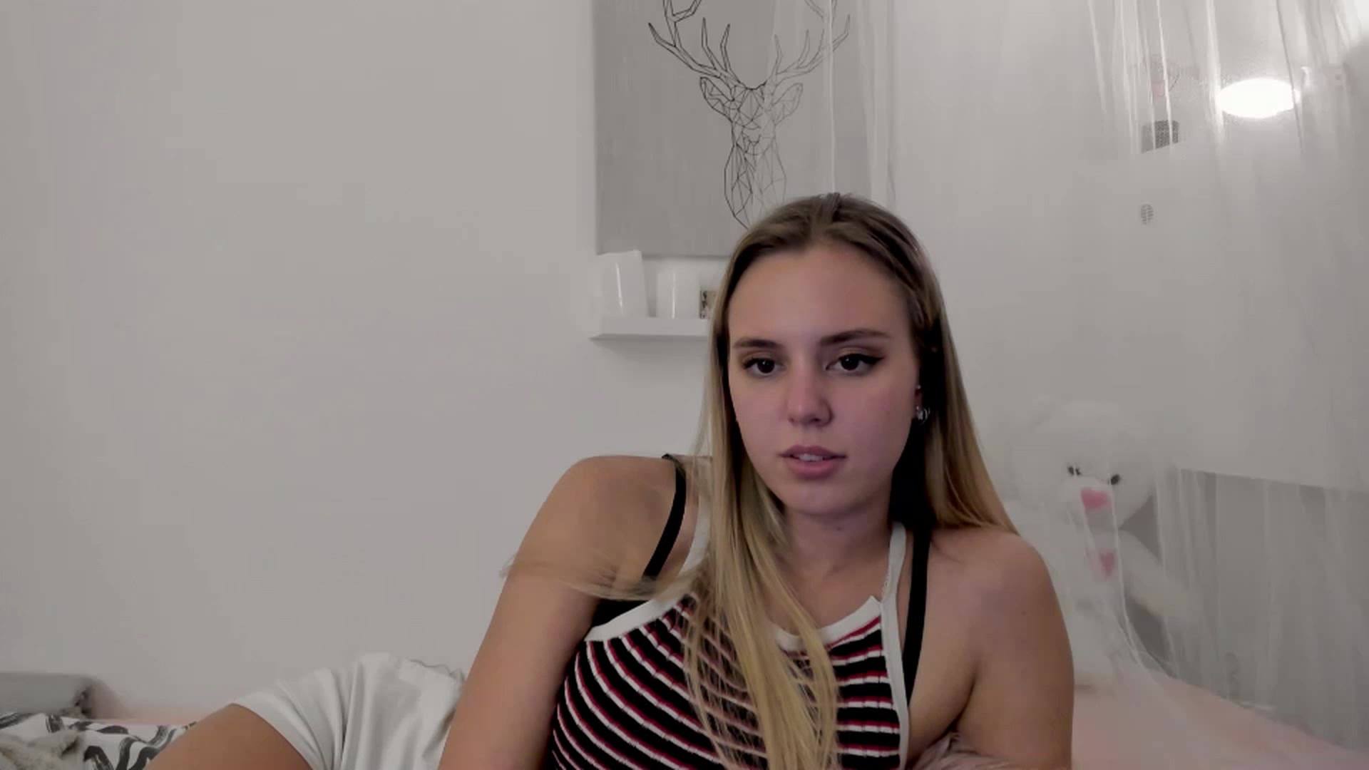 Gallery image thumbnail from Alena_Croft18's myfreecams stream on, 11/24/2022, 18:41 image 1 of 20