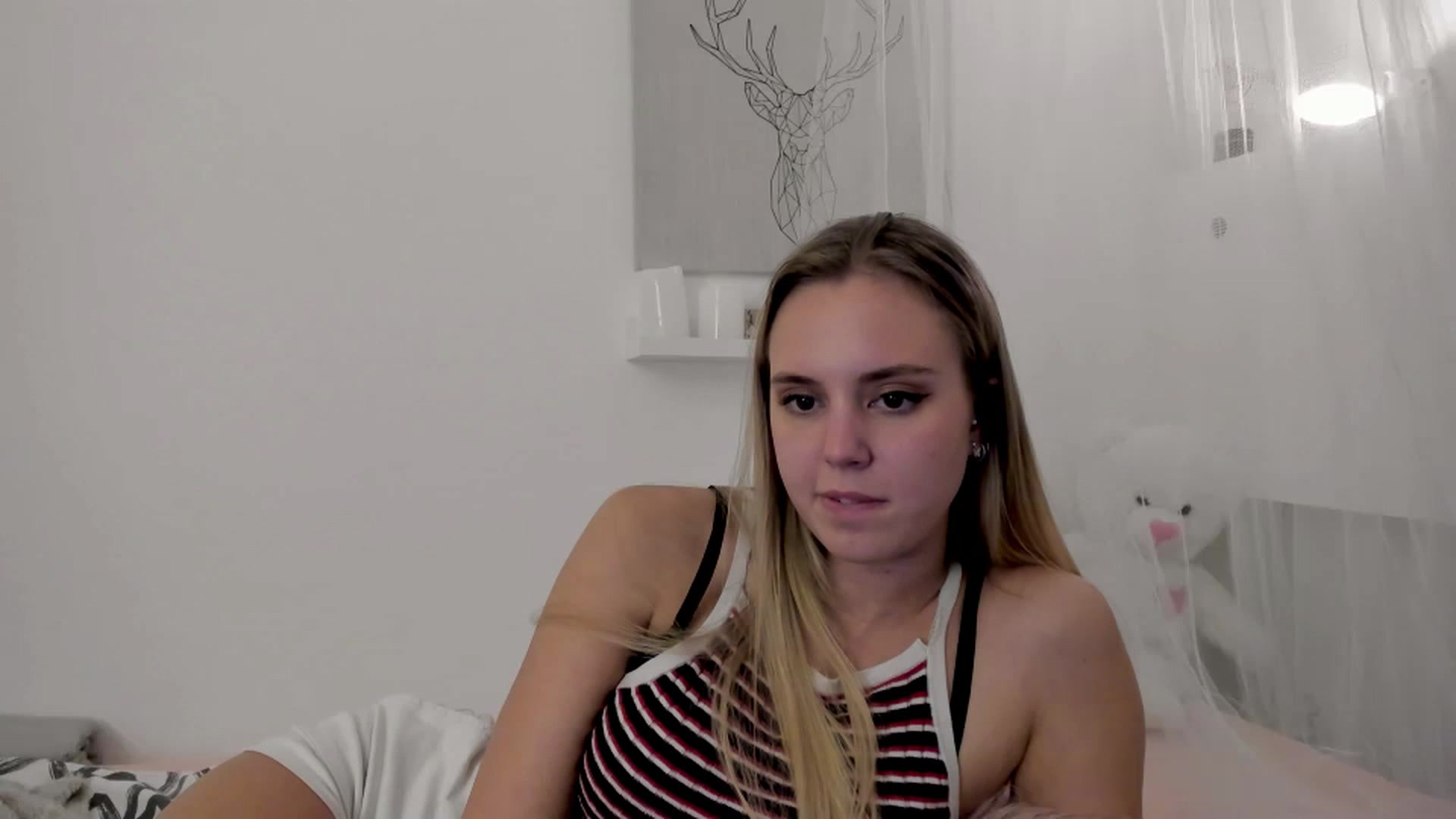Gallery image thumbnail from Alena_Croft18's myfreecams stream on, 11/24/2022, 18:41 image 2 of 20