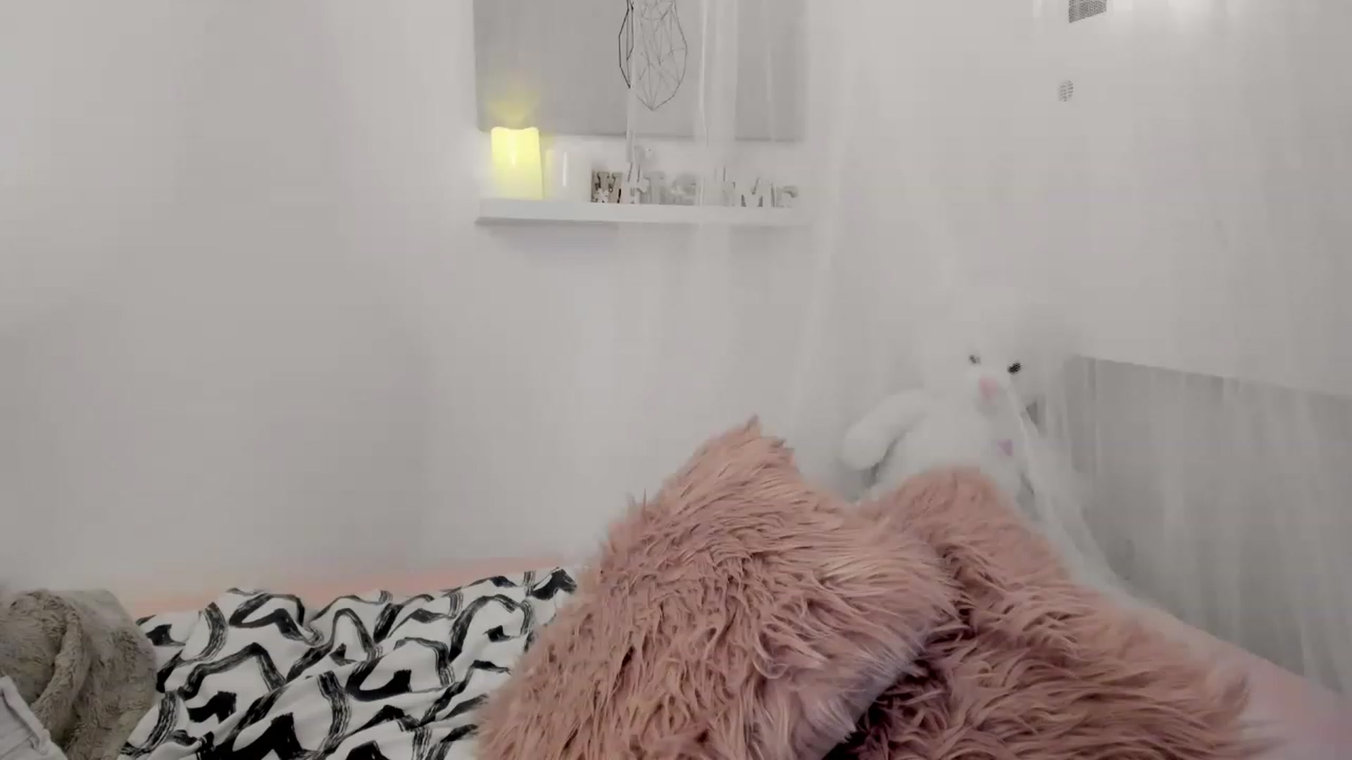 Gallery image thumbnail from Alena_Croft18's myfreecams stream on, 11/25/2022, 11:04 image 16 of 20
