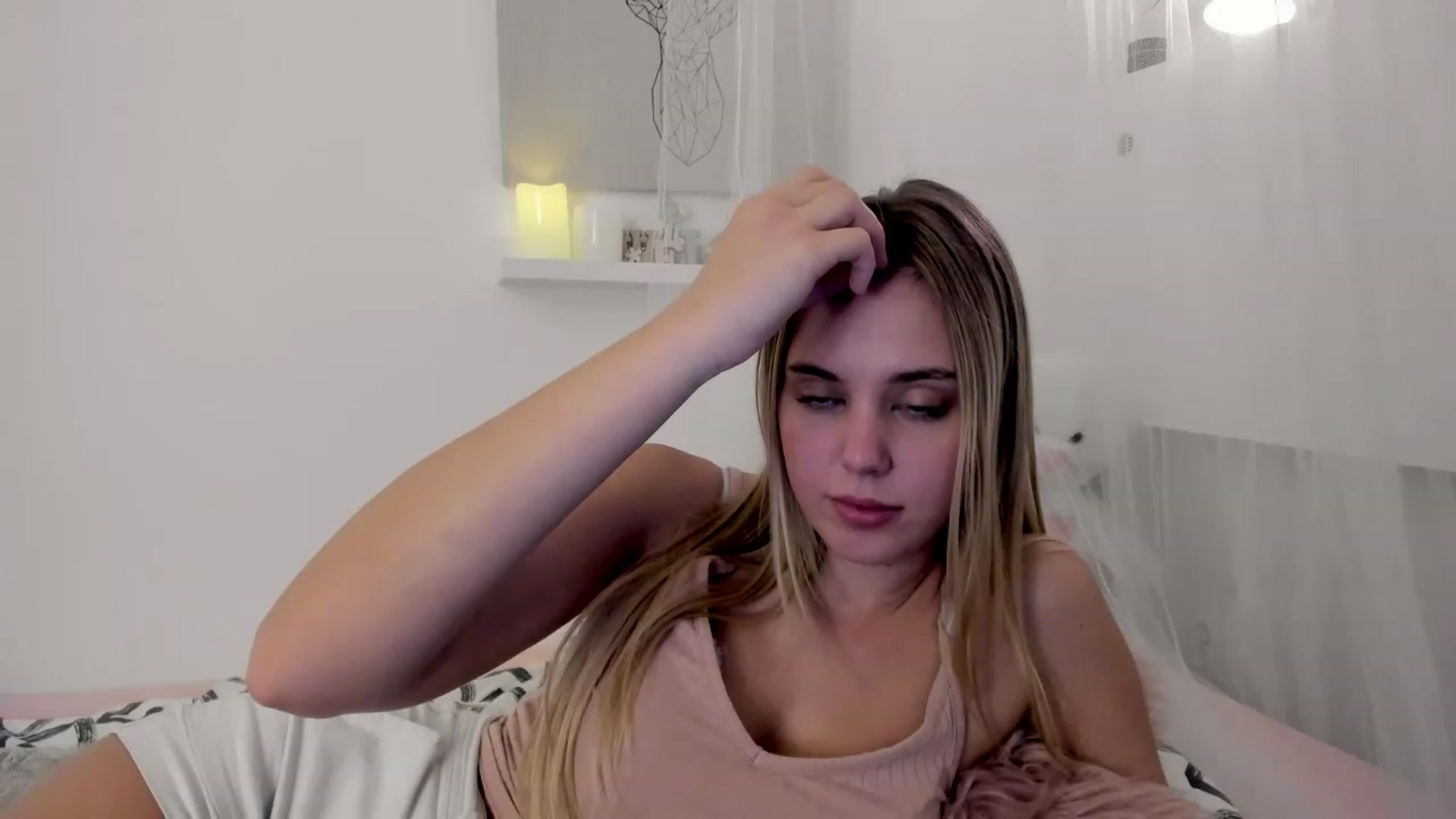 Gallery image thumbnail from Alena_Croft18's myfreecams stream on, 11/25/2022, 12:14 image 20 of 20