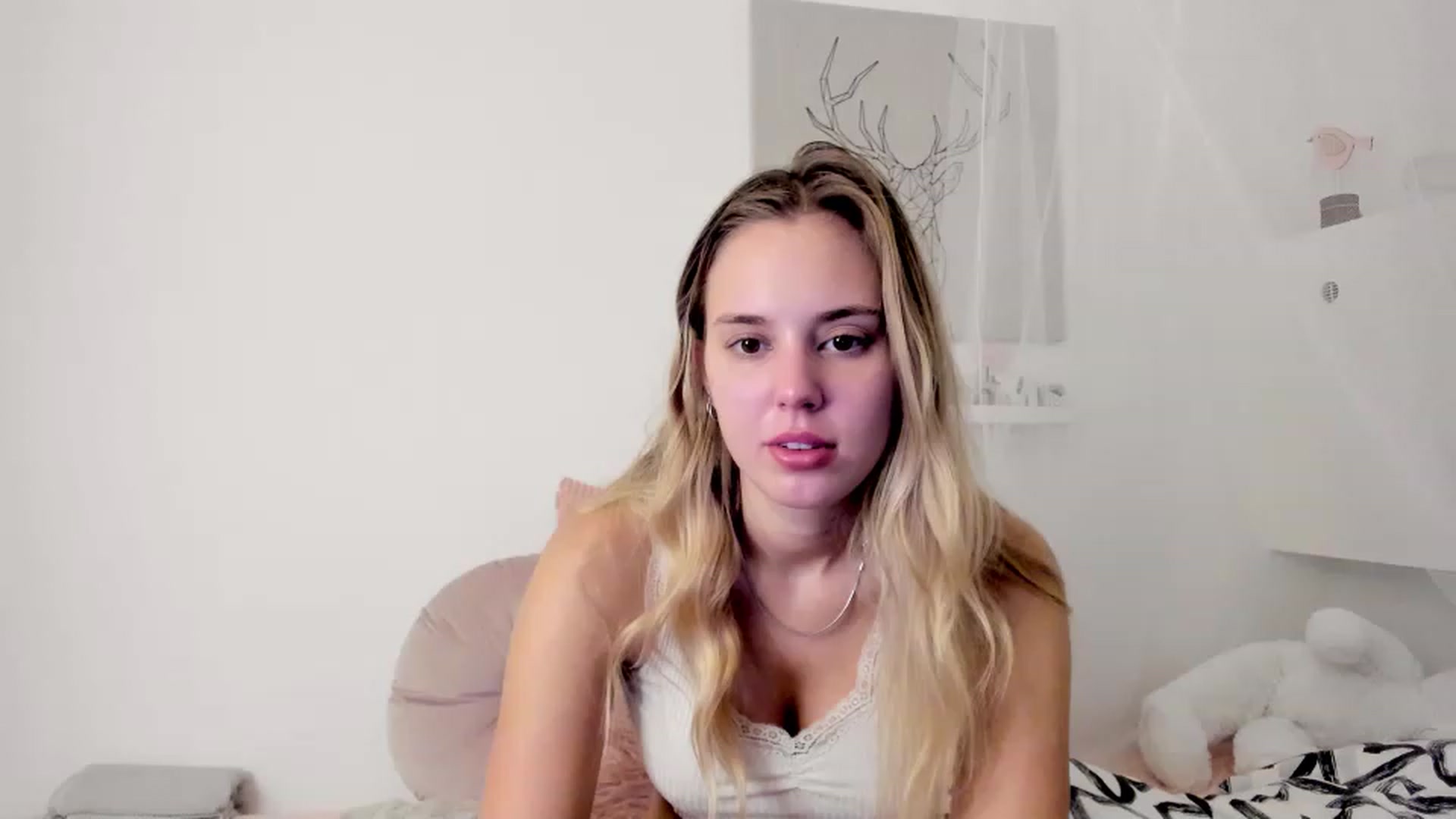 Gallery image thumbnail from Alena_Croft18's myfreecams stream on, 11/28/2022, 11:04 image 4 of 20