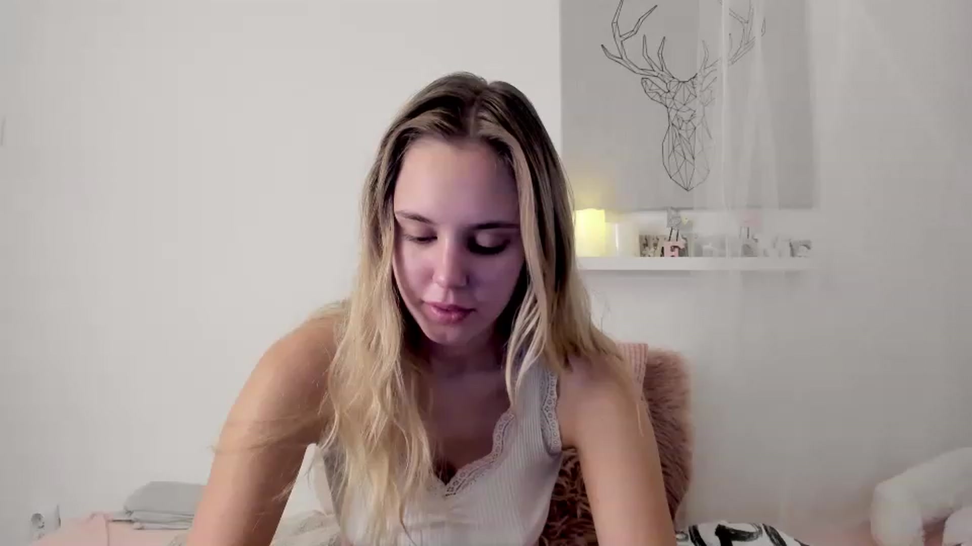 Gallery image thumbnail from Alena_Croft18's myfreecams stream on, 11/28/2022, 11:04 image 11 of 20