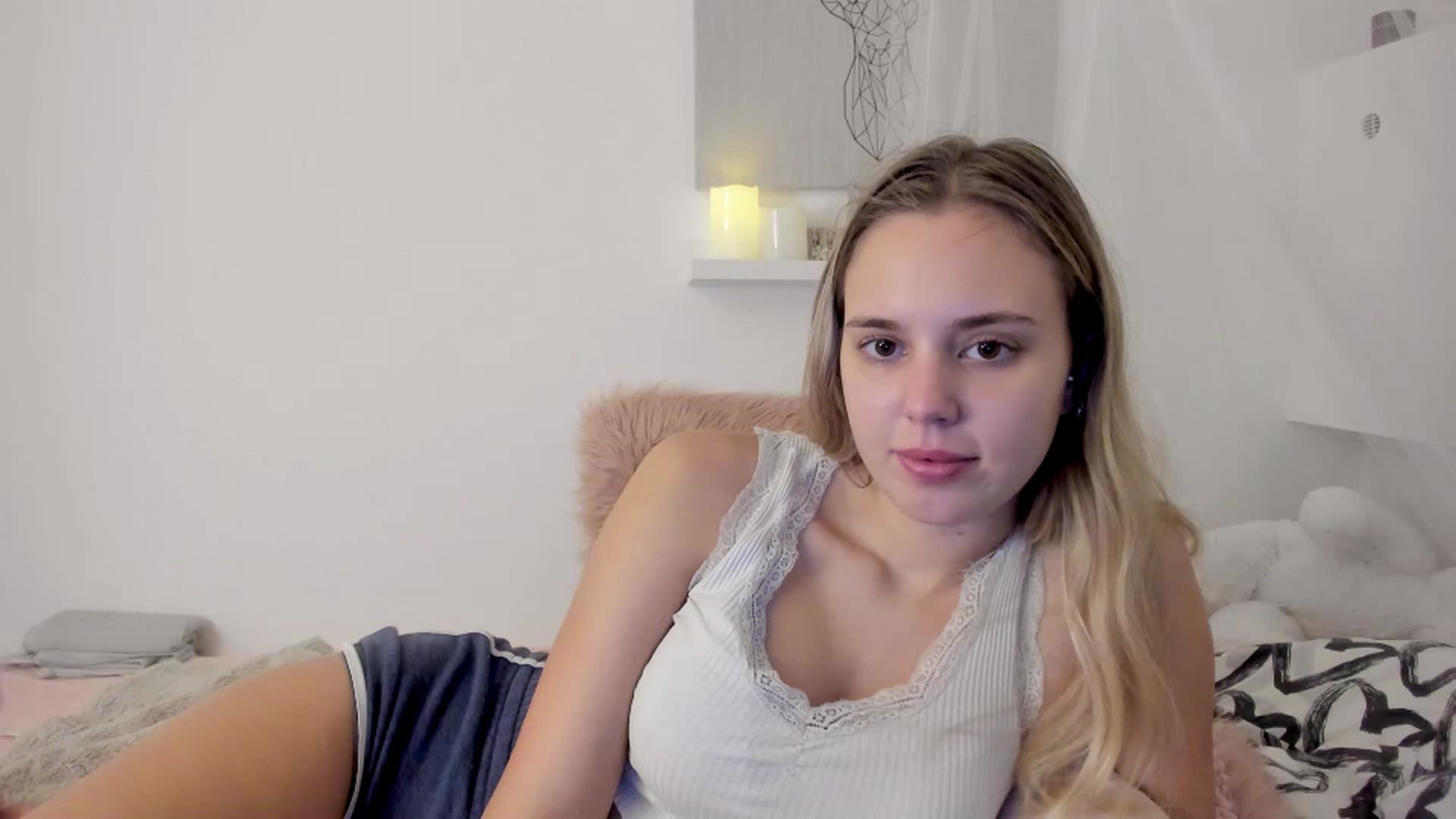 Gallery image thumbnail from Alena_Croft18's myfreecams stream on, 11/28/2022, 12:22 image 9 of 20