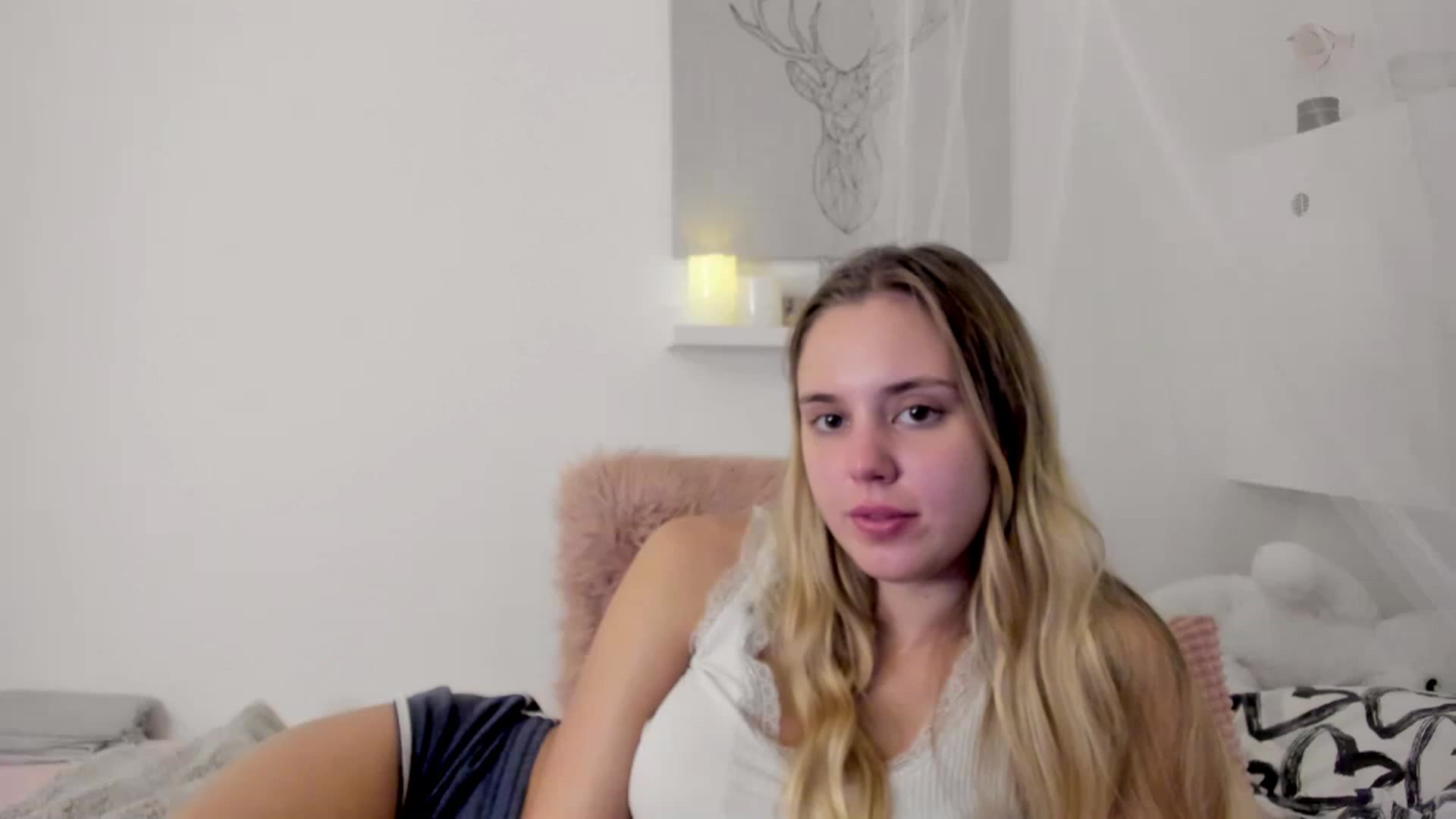 Gallery image thumbnail from Alena_Croft18's myfreecams stream on, 11/28/2022, 13:54 image 7 of 20