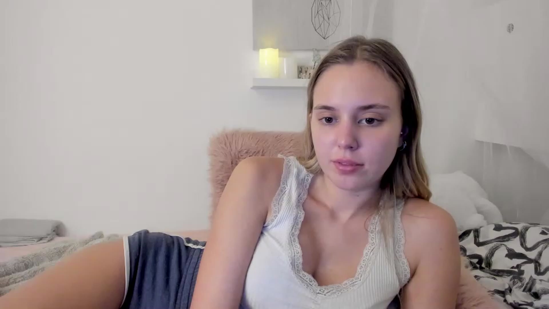 Gallery image thumbnail from Alena_Croft18's myfreecams stream on, 11/28/2022, 17:43 image 1 of 20