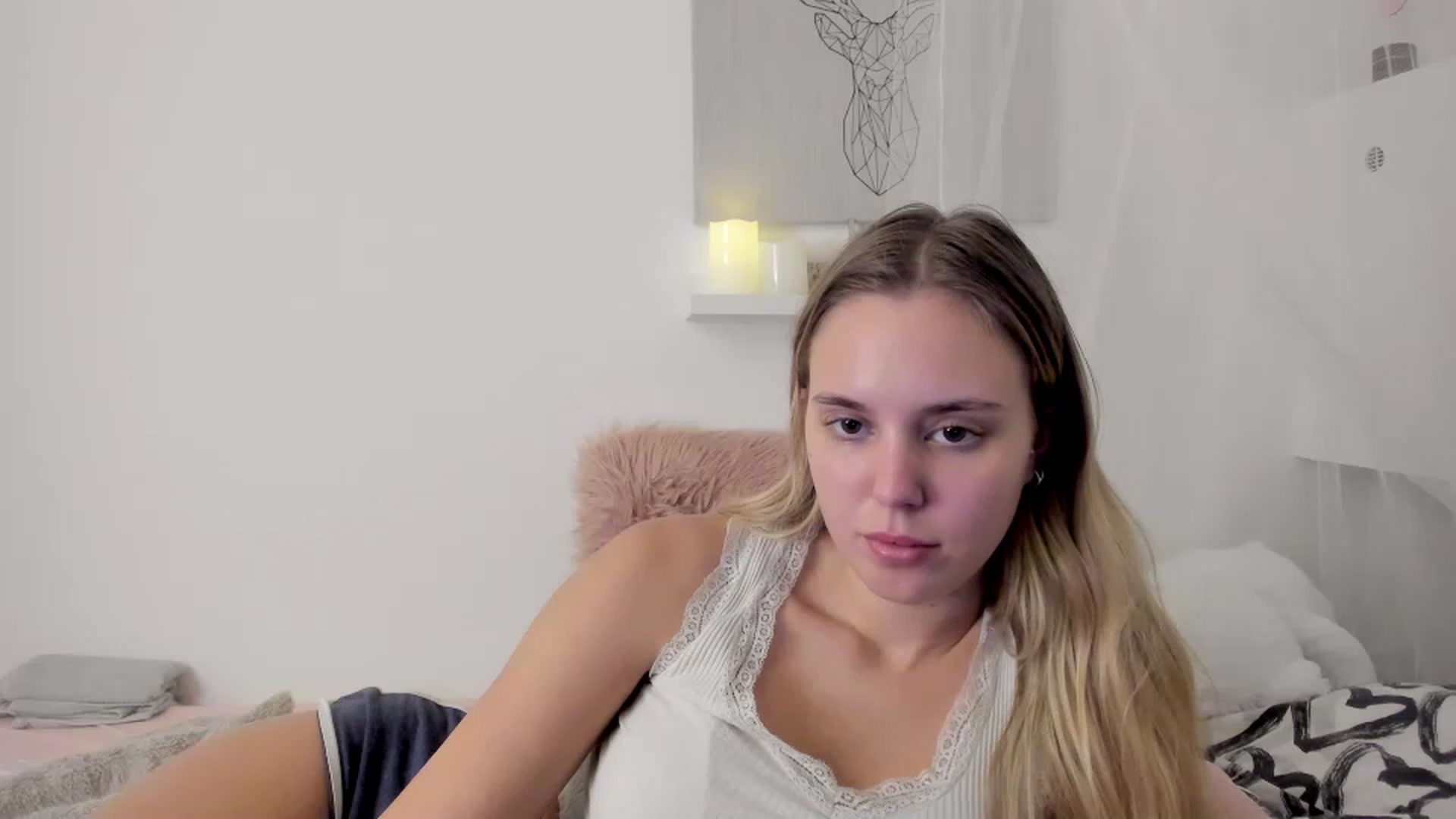 Gallery image thumbnail from Alena_Croft18's myfreecams stream on, 11/28/2022, 17:43 image 17 of 20
