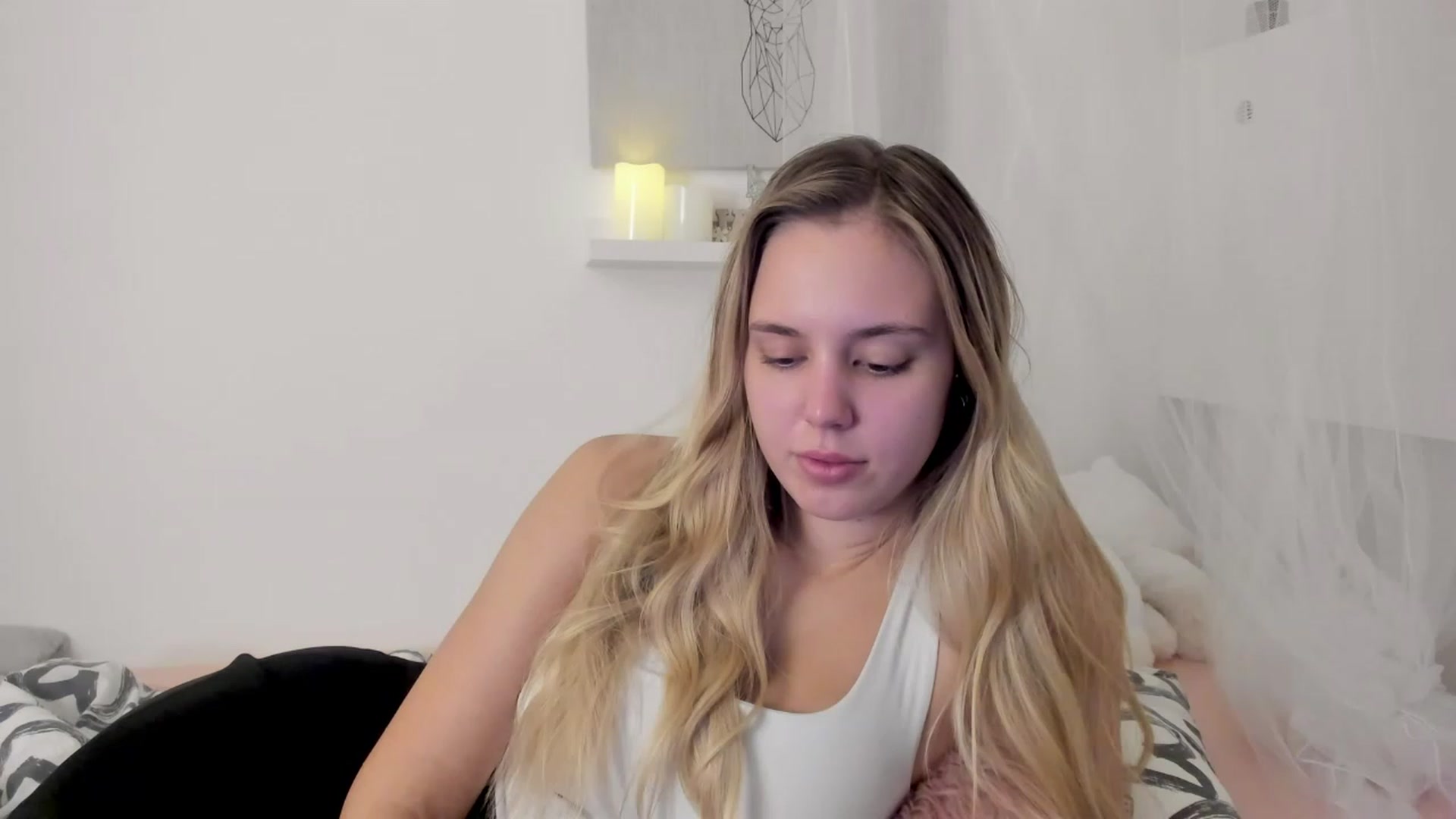 Gallery image thumbnail from Alena_Croft18's myfreecams stream on, 11/29/2022, 10:39 image 13 of 20