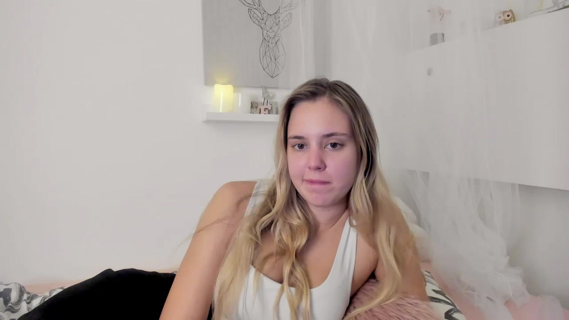 Gallery image thumbnail from Alena_Croft18's myfreecams stream on, 11/29/2022, 11:00 image 18 of 20
