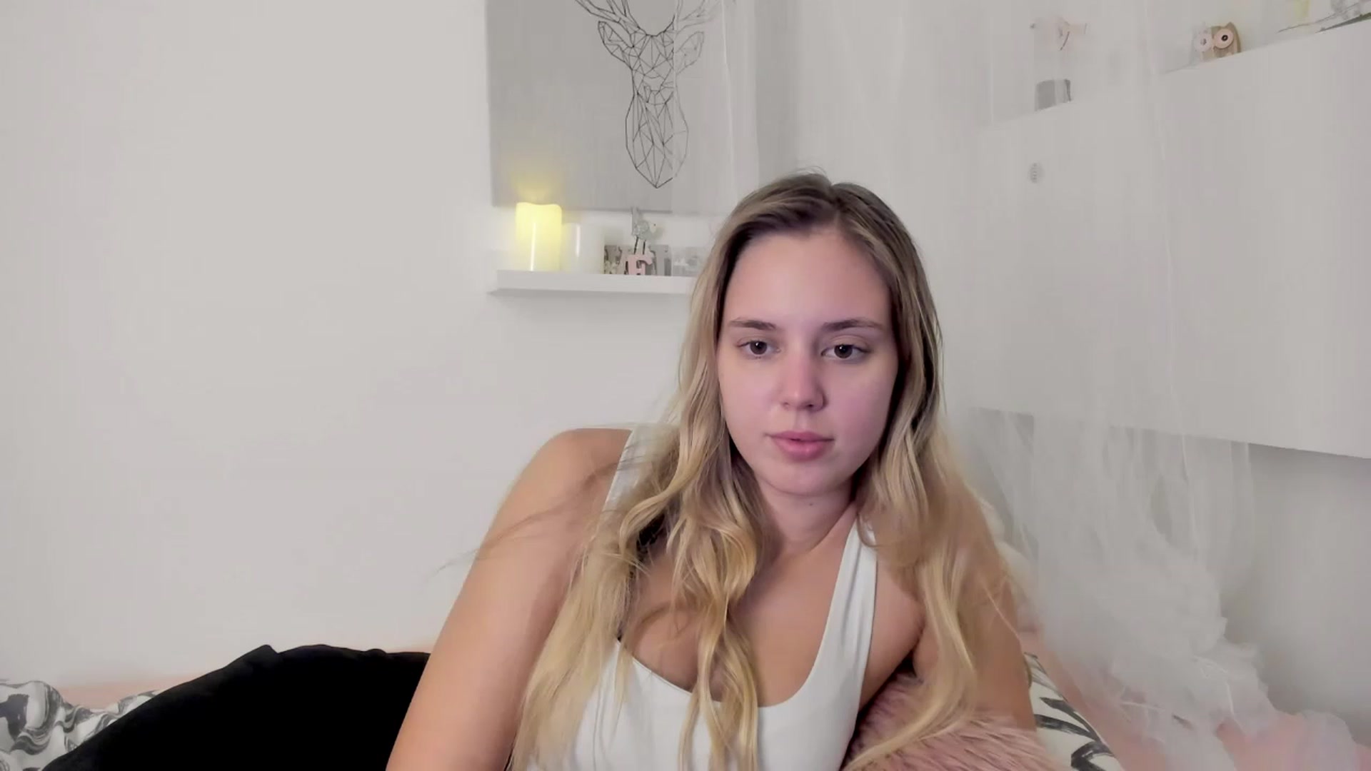 Gallery image thumbnail from Alena_Croft18's myfreecams stream on, 11/29/2022, 11:00 image 13 of 20