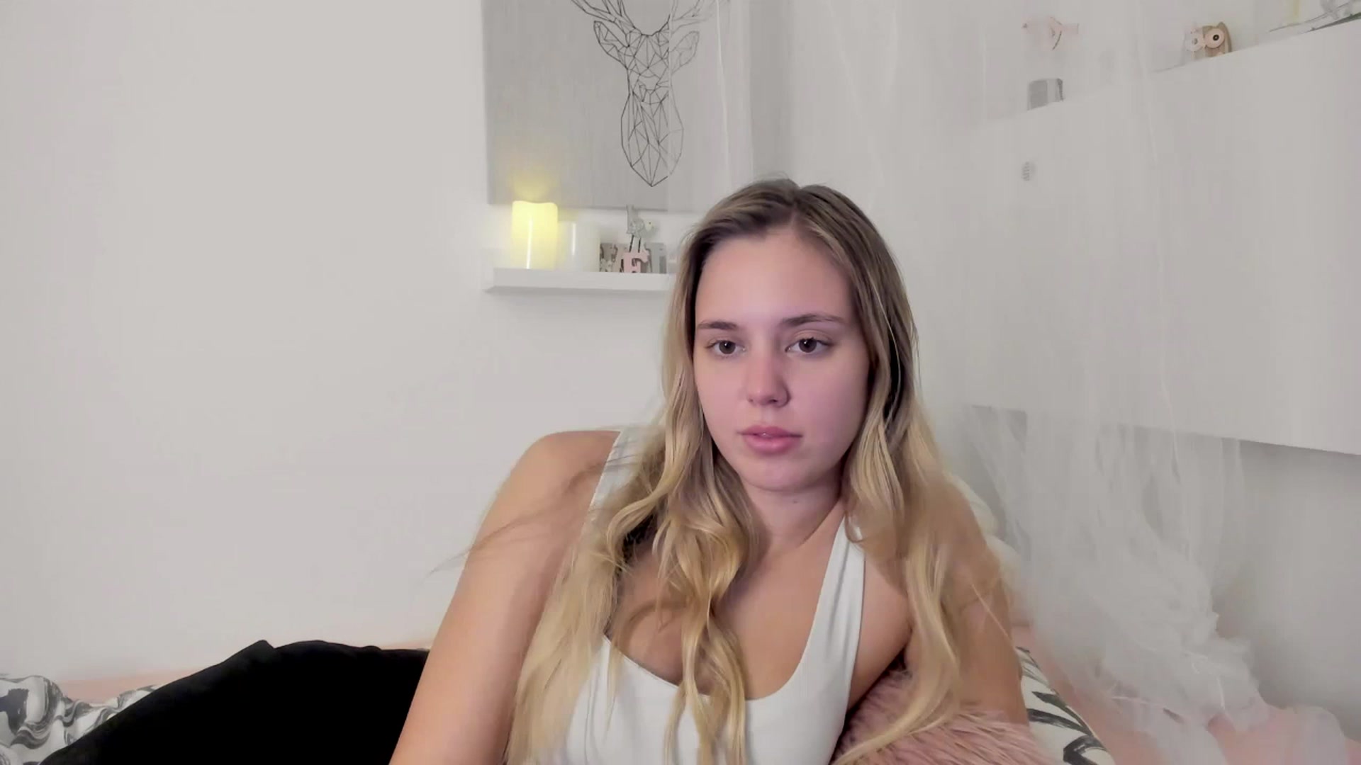 Gallery image thumbnail from Alena_Croft18's myfreecams stream on, 11/29/2022, 11:00 image 15 of 20