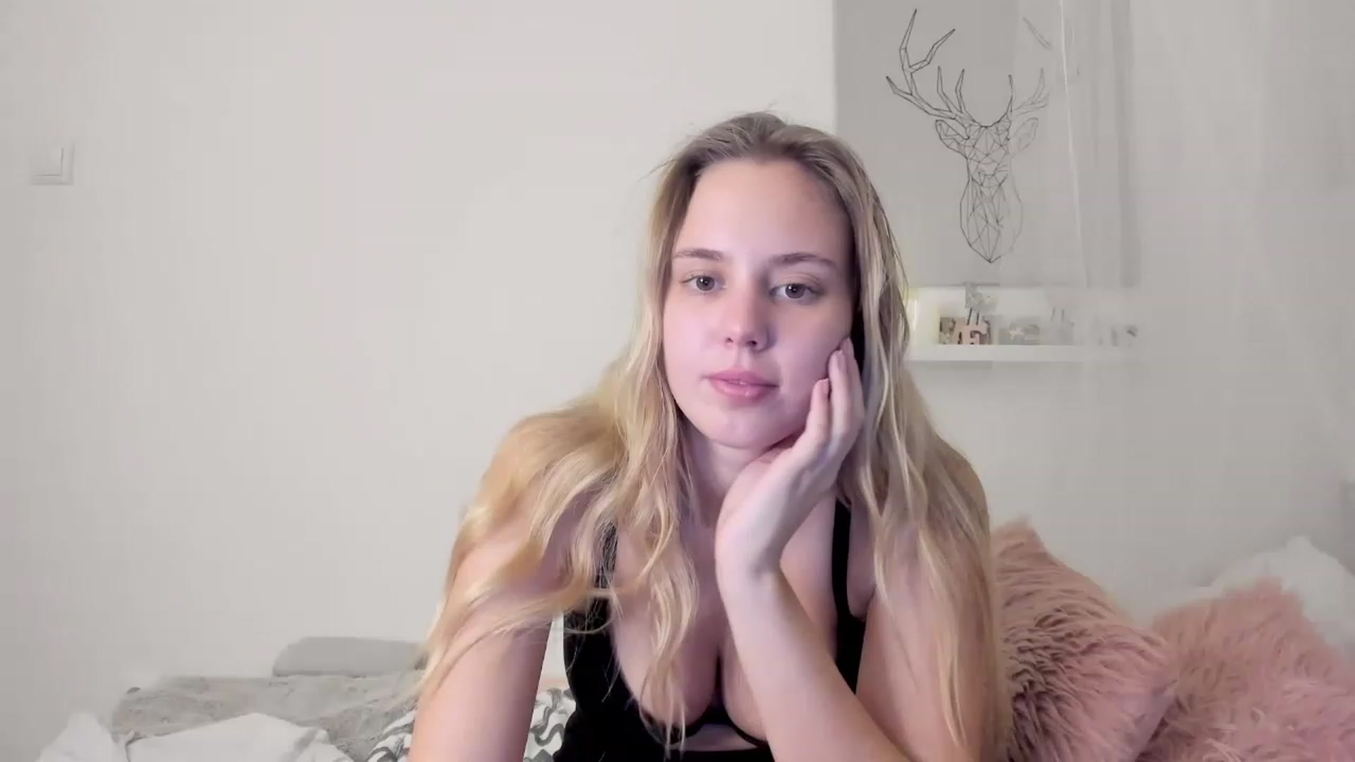 Gallery image thumbnail from Alena_Croft18's myfreecams stream on, 11/29/2022, 12:33 image 16 of 20