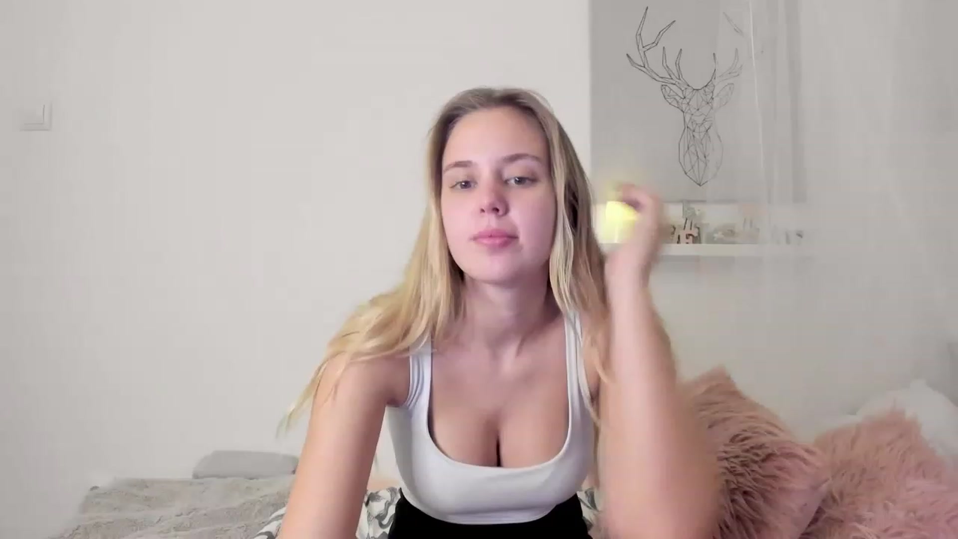 Gallery image thumbnail from Alena_Croft18's myfreecams stream on, 11/29/2022, 12:33 image 13 of 20