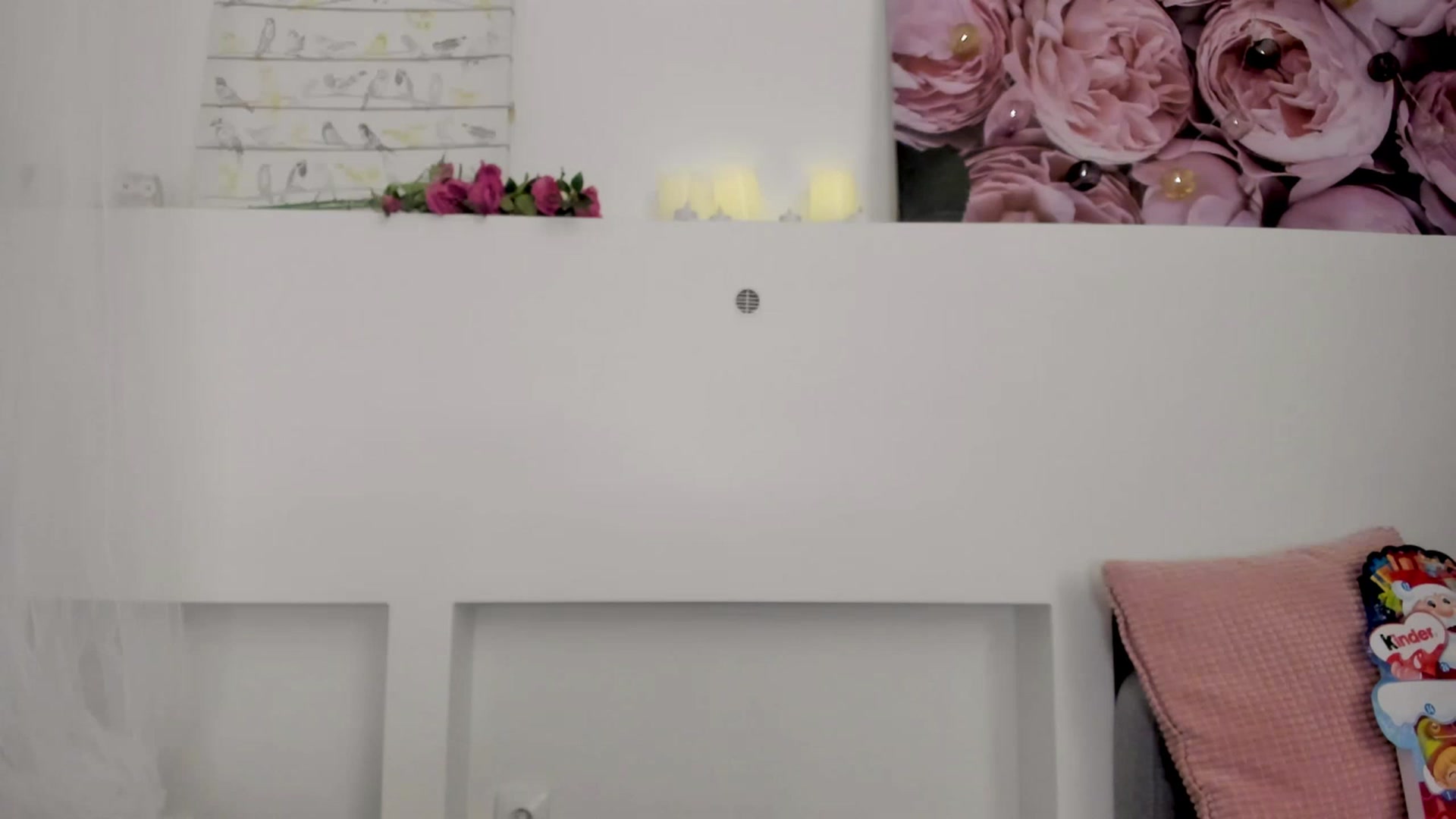 Gallery image thumbnail from Alena_Croft18's myfreecams stream on, 11/29/2022, 13:10 image 12 of 20