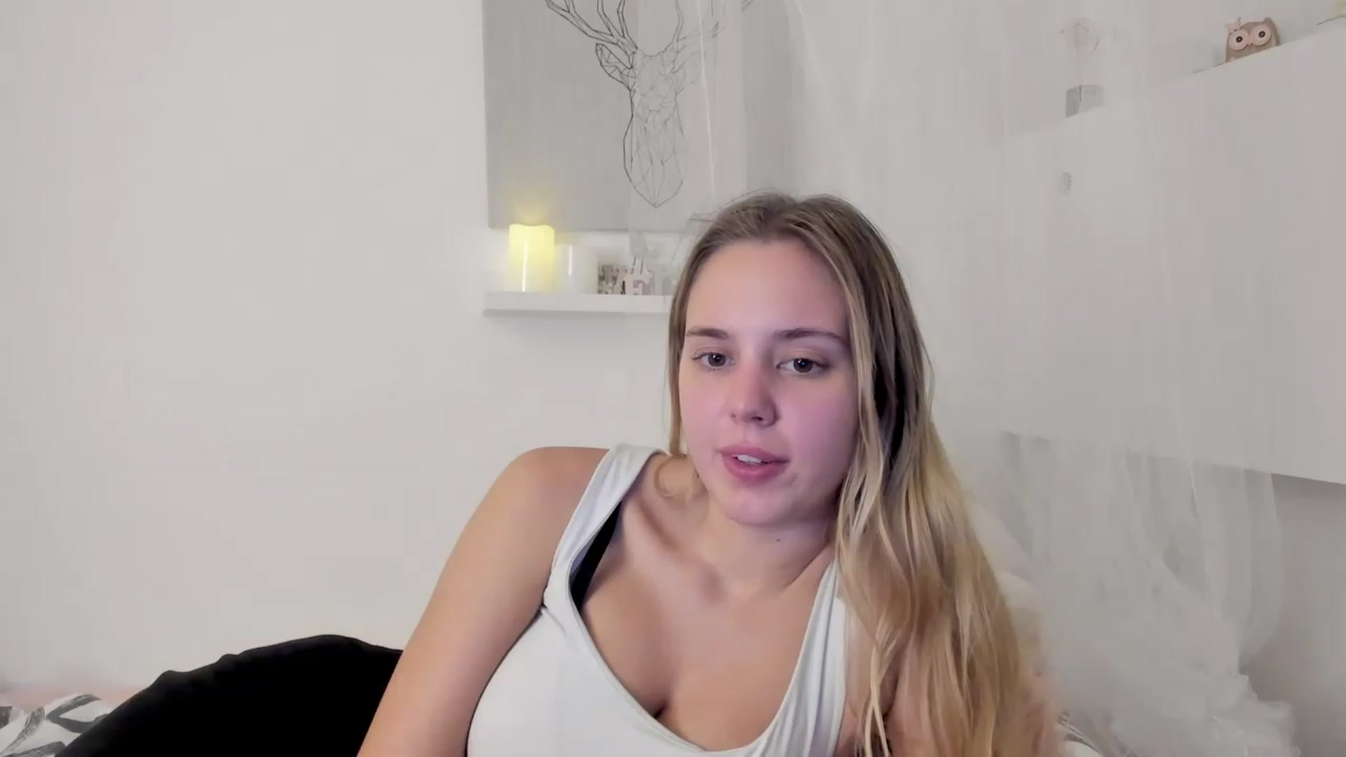 Gallery image thumbnail from Alena_Croft18's myfreecams stream on, 11/29/2022, 13:45 image 3 of 20