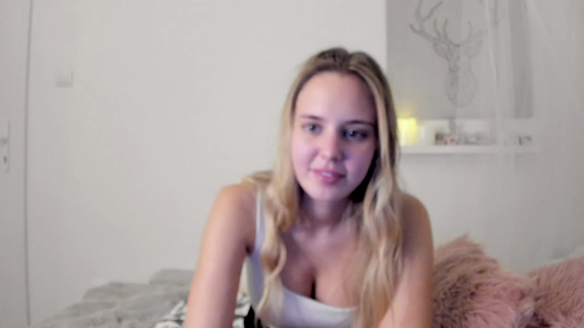 Gallery image thumbnail from Alena_Croft18's myfreecams stream on, 11/29/2022, 13:45 image 11 of 20