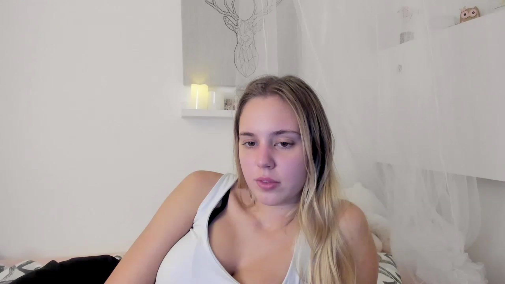 Gallery image thumbnail from Alena_Croft18's myfreecams stream on, 11/29/2022, 13:45 image 8 of 20