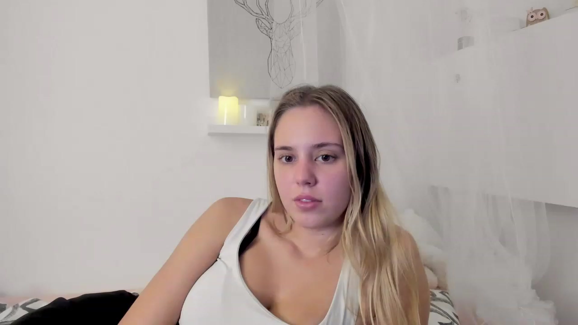 Gallery image thumbnail from Alena_Croft18's myfreecams stream on, 11/29/2022, 13:45 image 5 of 20