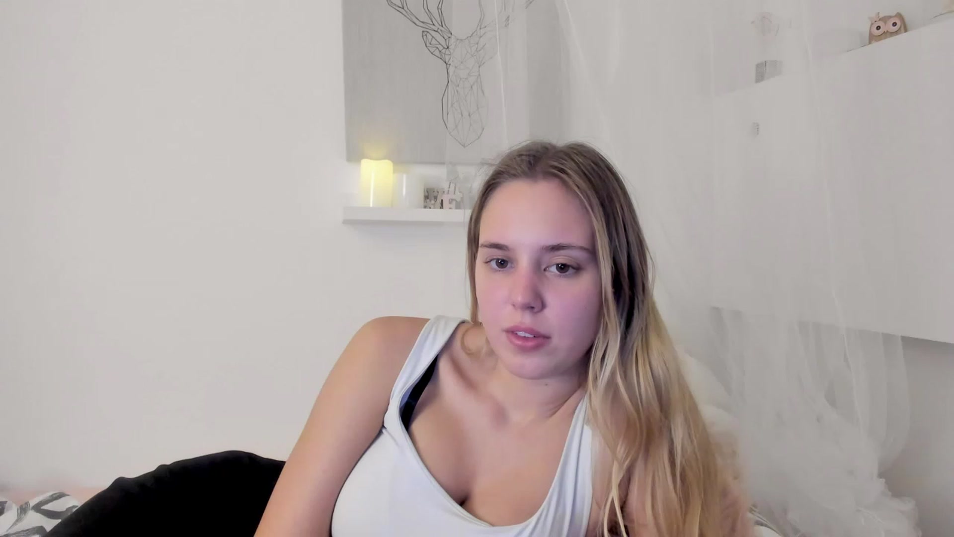 Gallery image thumbnail from Alena_Croft18's myfreecams stream on, 11/29/2022, 13:45 image 4 of 20