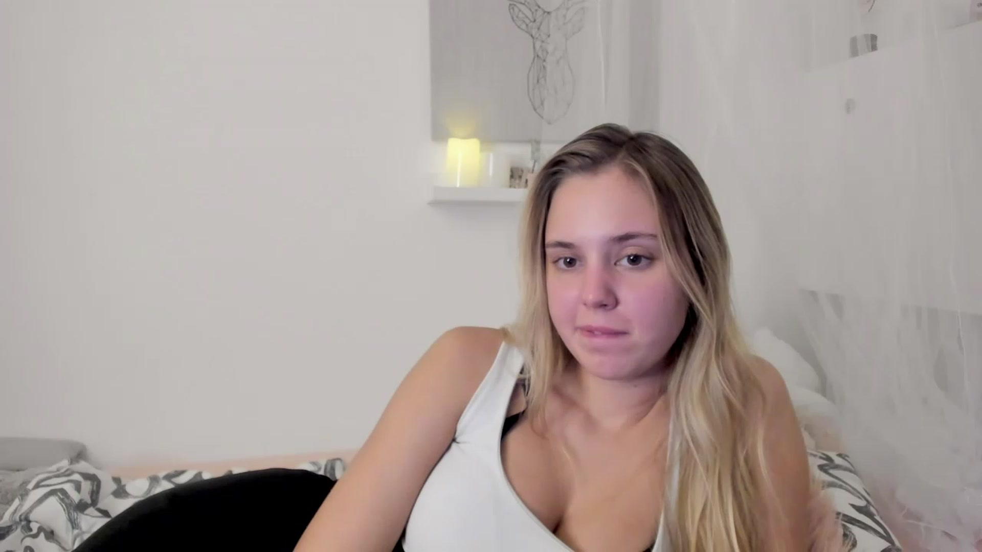 Gallery image thumbnail from Alena_Croft18's myfreecams stream on, 11/29/2022, 13:45 image 20 of 20