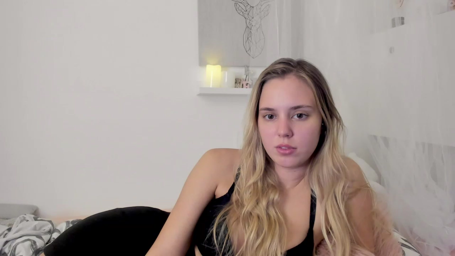 Gallery image thumbnail from Alena_Croft18's myfreecams stream on, 11/29/2022, 15:02 image 13 of 20